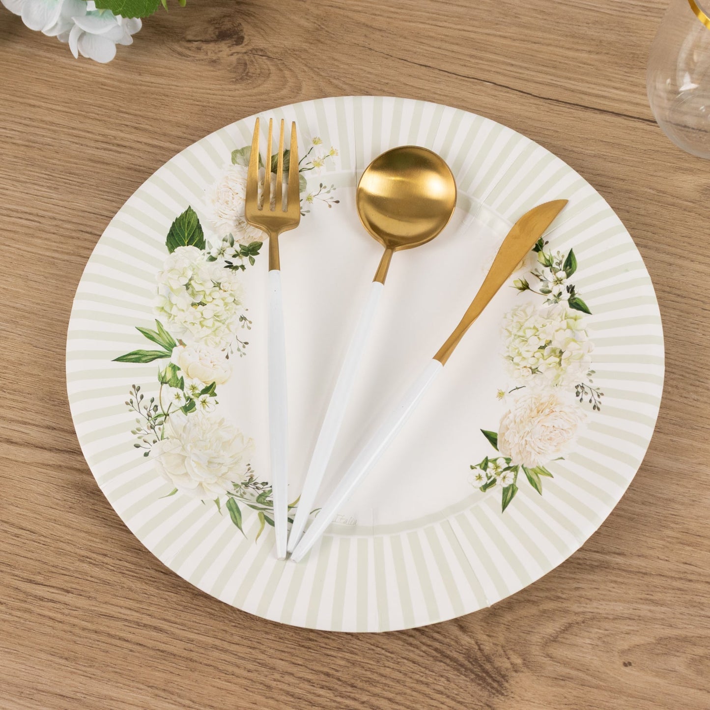 25-Pack Paper 10" Round Dinner Plates in White with Sage Green Floral Print & Lined Rim - Disposable Party Plates for Bridal Showers & Luncheons