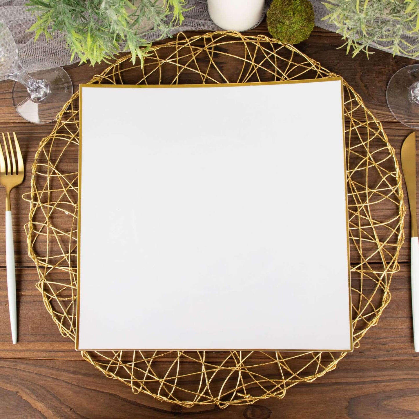 10-Pack Plastic 10" Square Dinner Plates in White Concave Style with Gold Rim - Modern Disposable Party Plates for Weddings & Special Events