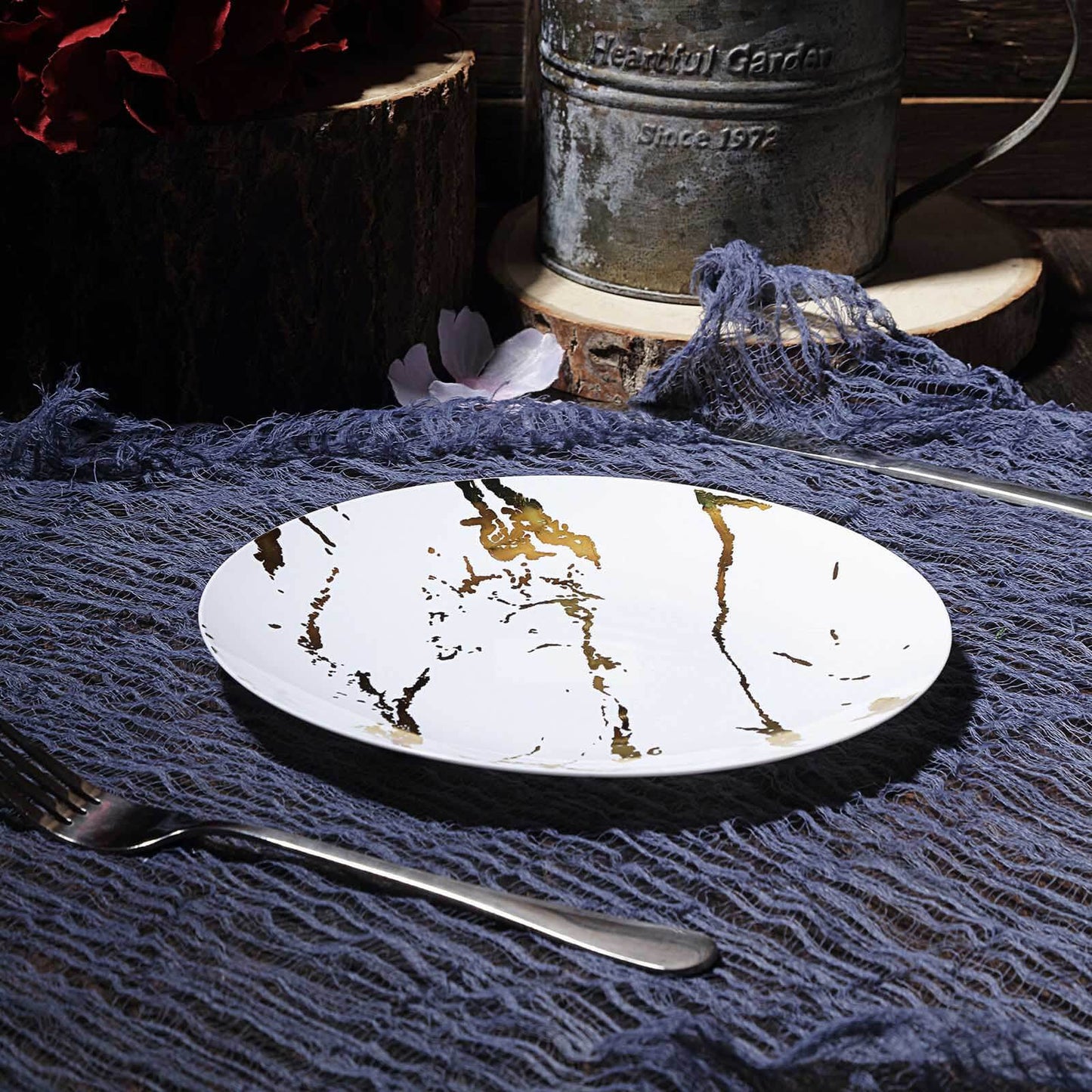 10 - Pack Plastic 8" Round Dessert Plates in White with Gold Marble Print - Disposable Appetizer/Salad Plates for Chic Banquets & Special Occasions - Linen Luxes