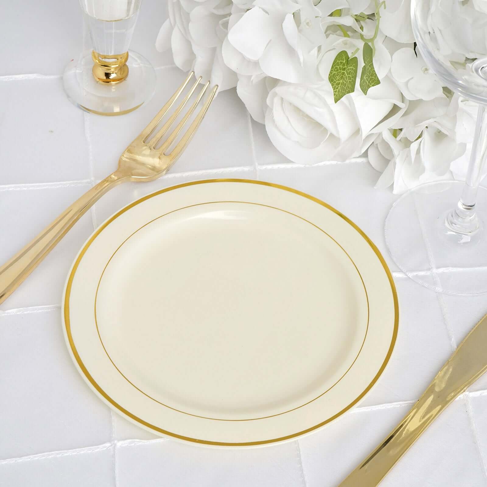 10 - Pack Plastic Dessert Plates Ivory with TrÃ¨s Chic Gold Rim - Disposable Appetizer Plates for Parties 6" - Linen Luxes