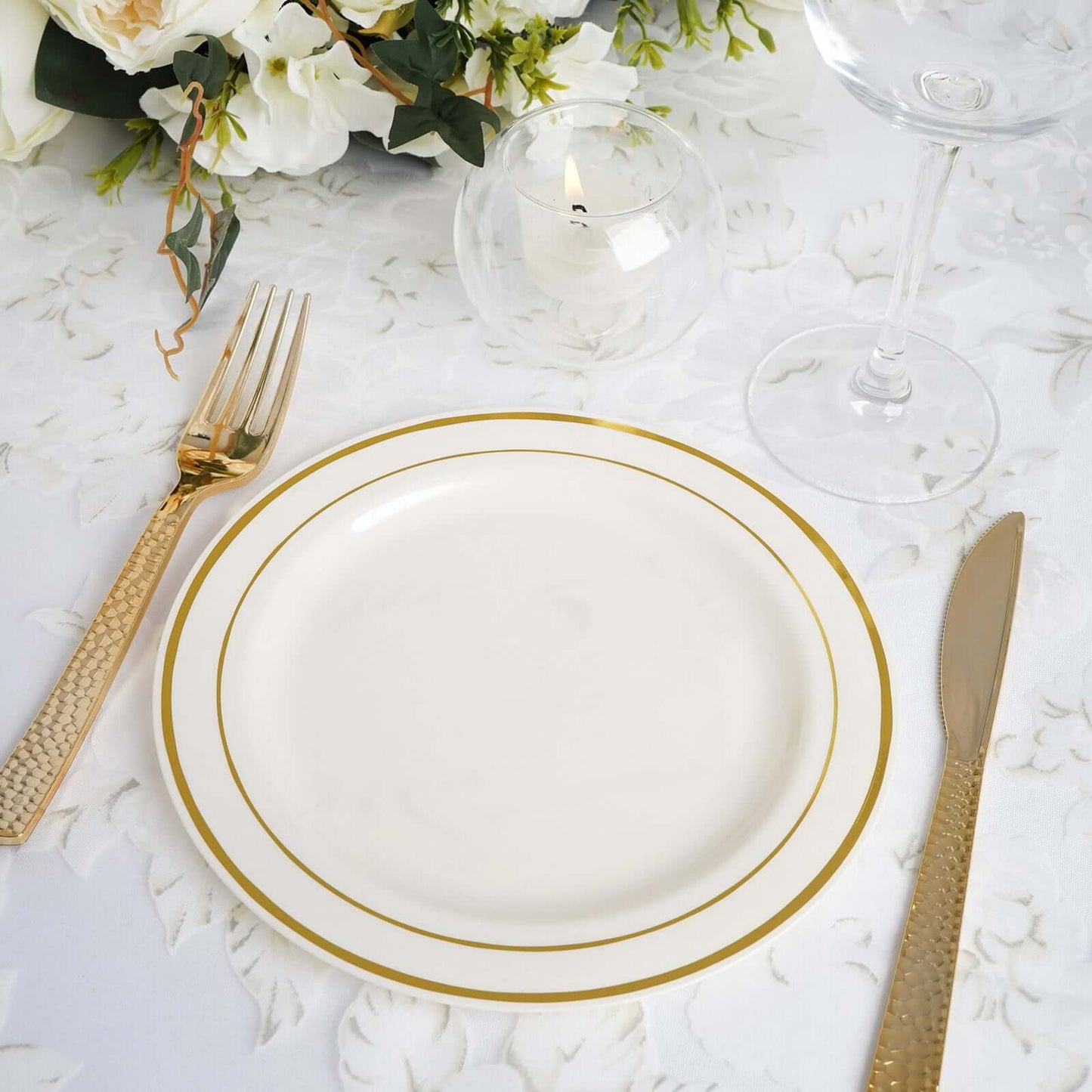 10 - Pack Plastic Dessert Plates Ivory with TrÃ¨s Chic Gold Rim - Disposable Plates for Parties 8" - Linen Luxes