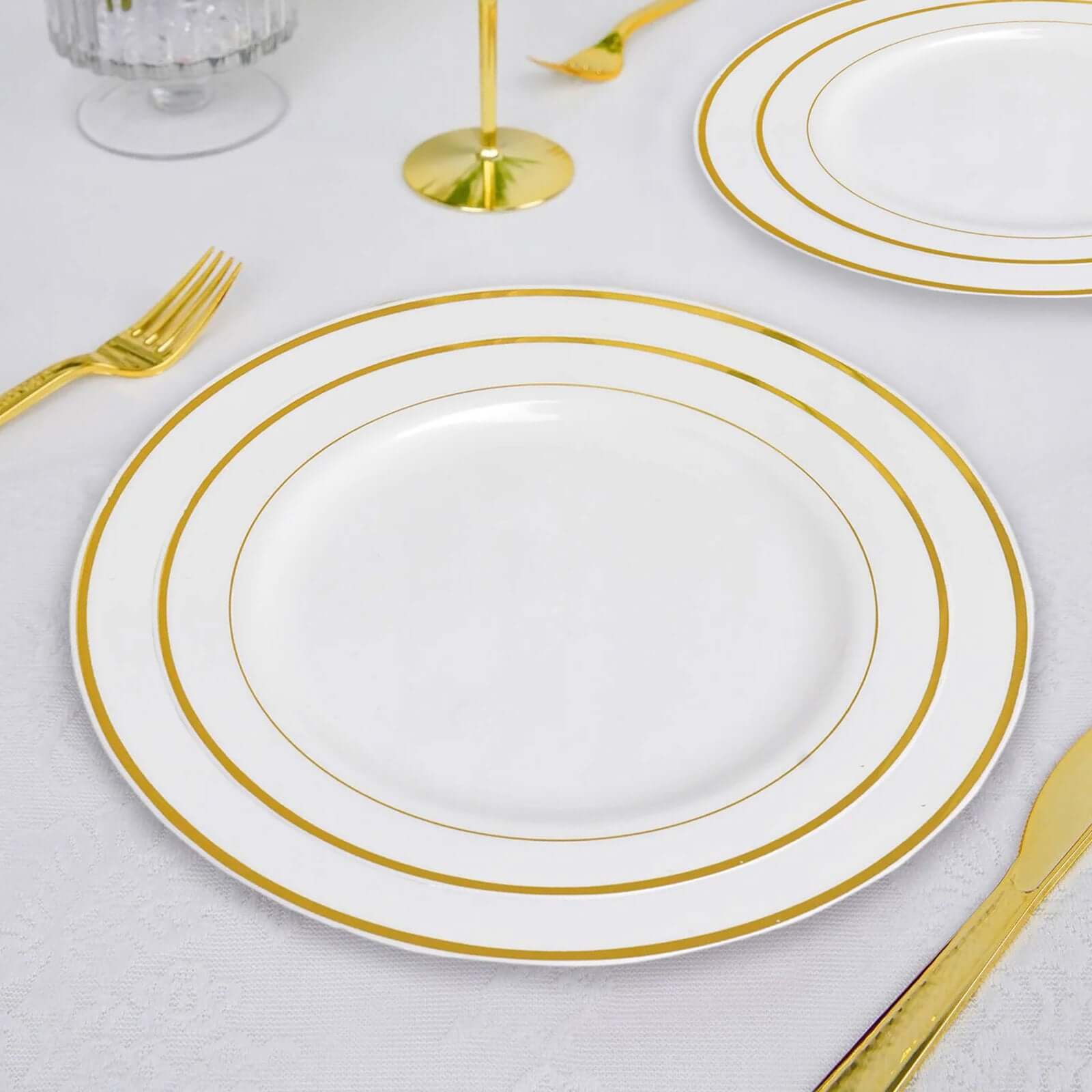 10 - Pack Plastic Dessert Plates Ivory with TrÃ¨s Chic Gold Rim - Disposable Plates for Parties 8" - Linen Luxes