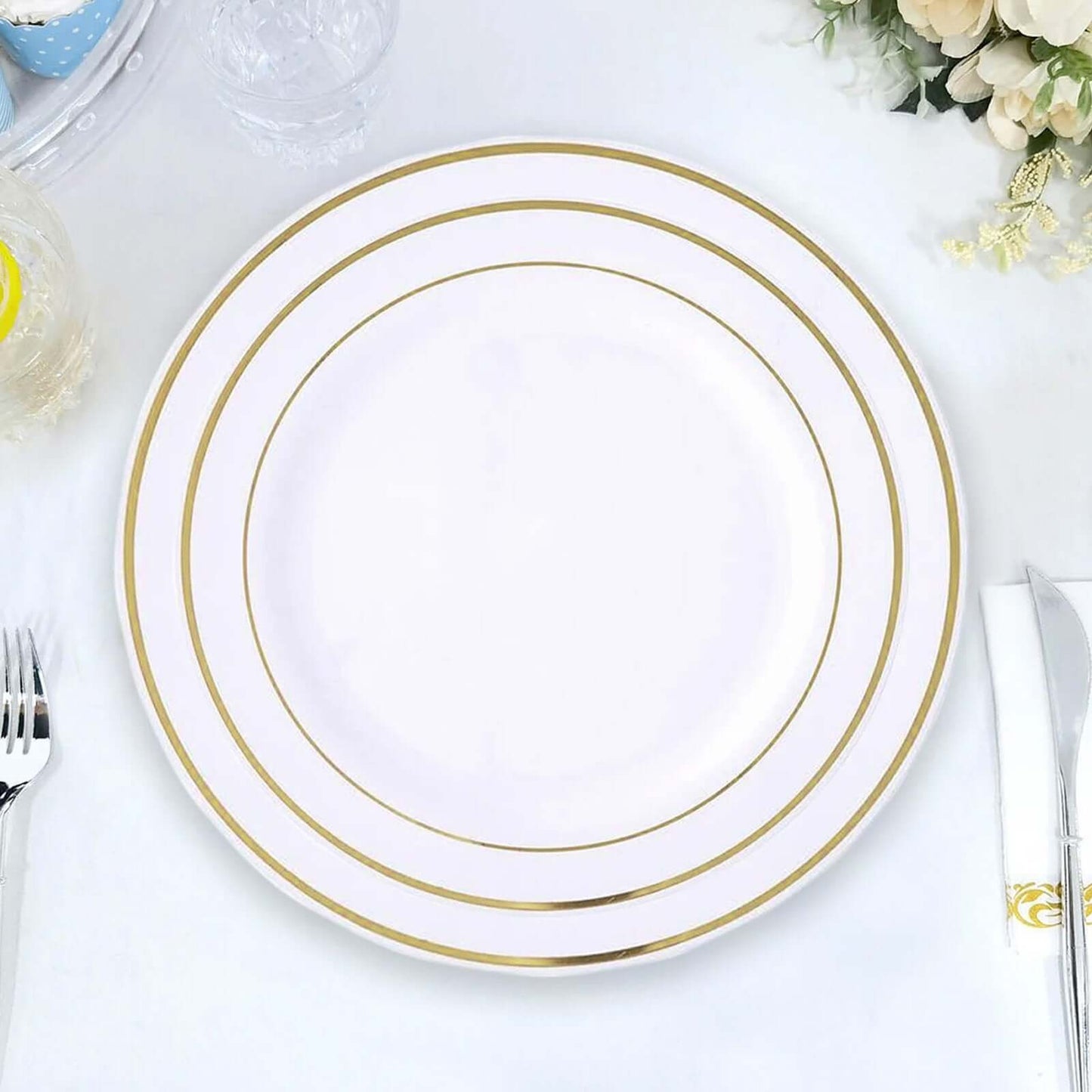 10 - Pack Plastic Dessert Plates Ivory with TrÃ¨s Chic Gold Rim - Disposable Plates for Parties 8" - Linen Luxes
