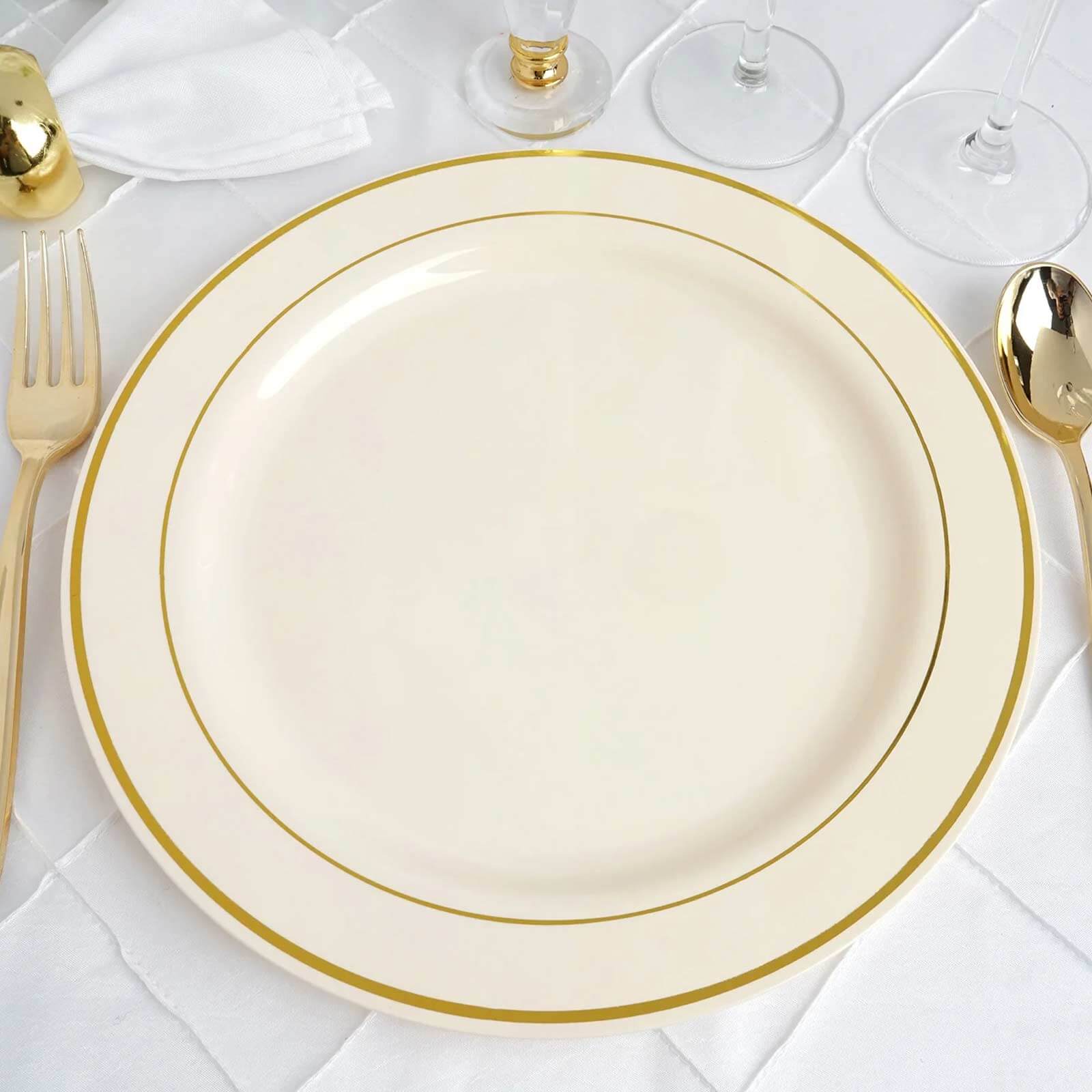 10 - Pack Plastic Dinner Plates Ivory with TrÃ¨s Chic Gold Rim - Disposable Party Plates for Gatherings 10" - Linen Luxes