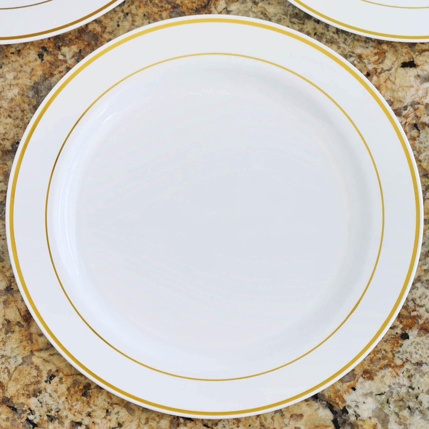 10 - Pack Plastic Dinner Plates White with TrÃ¨s Chic Gold Rim - Perfect Disposable Party Plates 10" - Linen Luxes