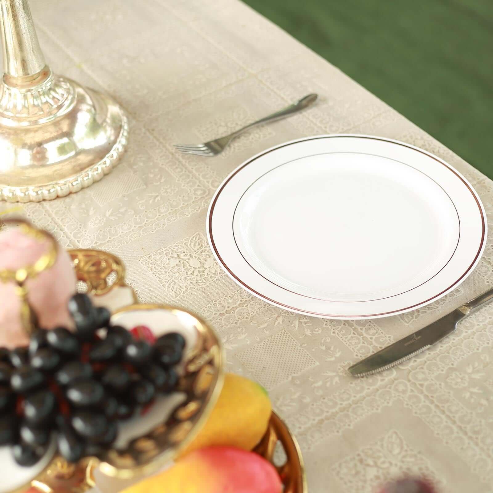 10 - Pack Plastic Dinner Plates White with TrÃ¨s Chic Rose Gold Rim - Perfect Disposable Party Plates 10" - Linen Luxes