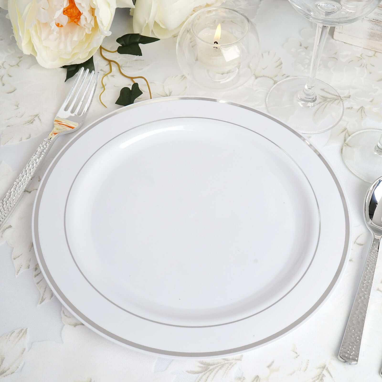 10 - Pack Plastic Dinner Plates White with TrÃ¨s Chic Silver Rim - Perfect Disposable Party Plates 10" - Linen Luxes