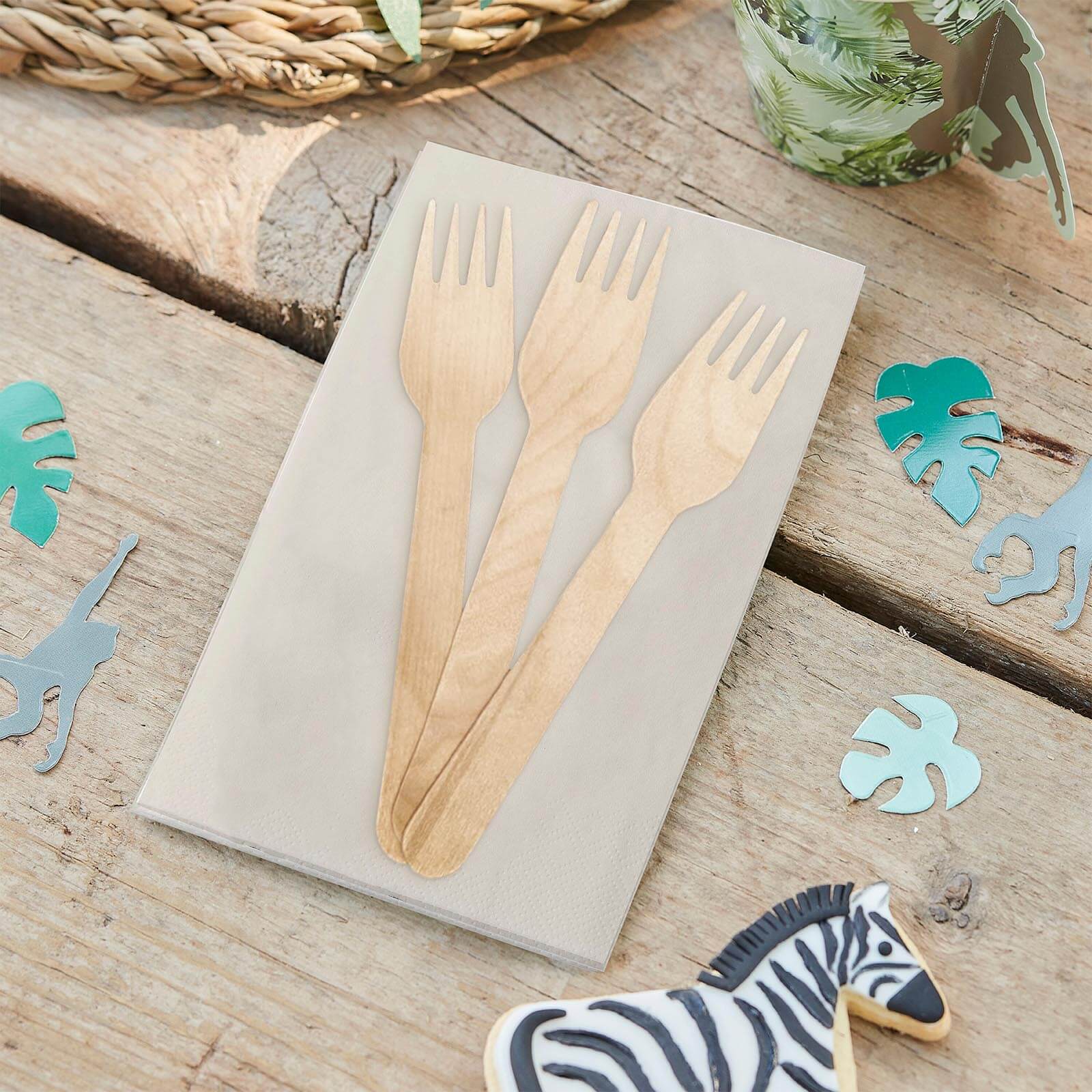 100 - Pack Birchwood Forks Natural - Eco Friendly Biodegradable Wooden Utensils for Rustic Themes & Outdoor Parties 6" - Linen Luxes