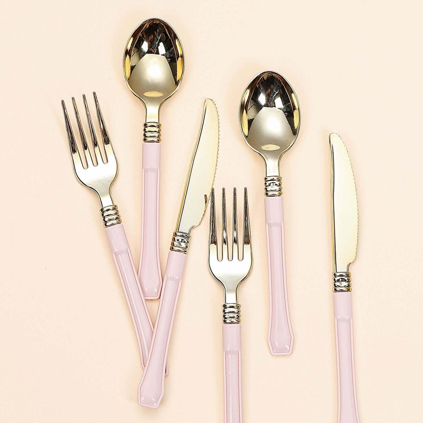 24 Pack Gold 7.5" Heavy Duty Plastic Knives with Blush Handle, Disposable Silverware - Linen Luxes
