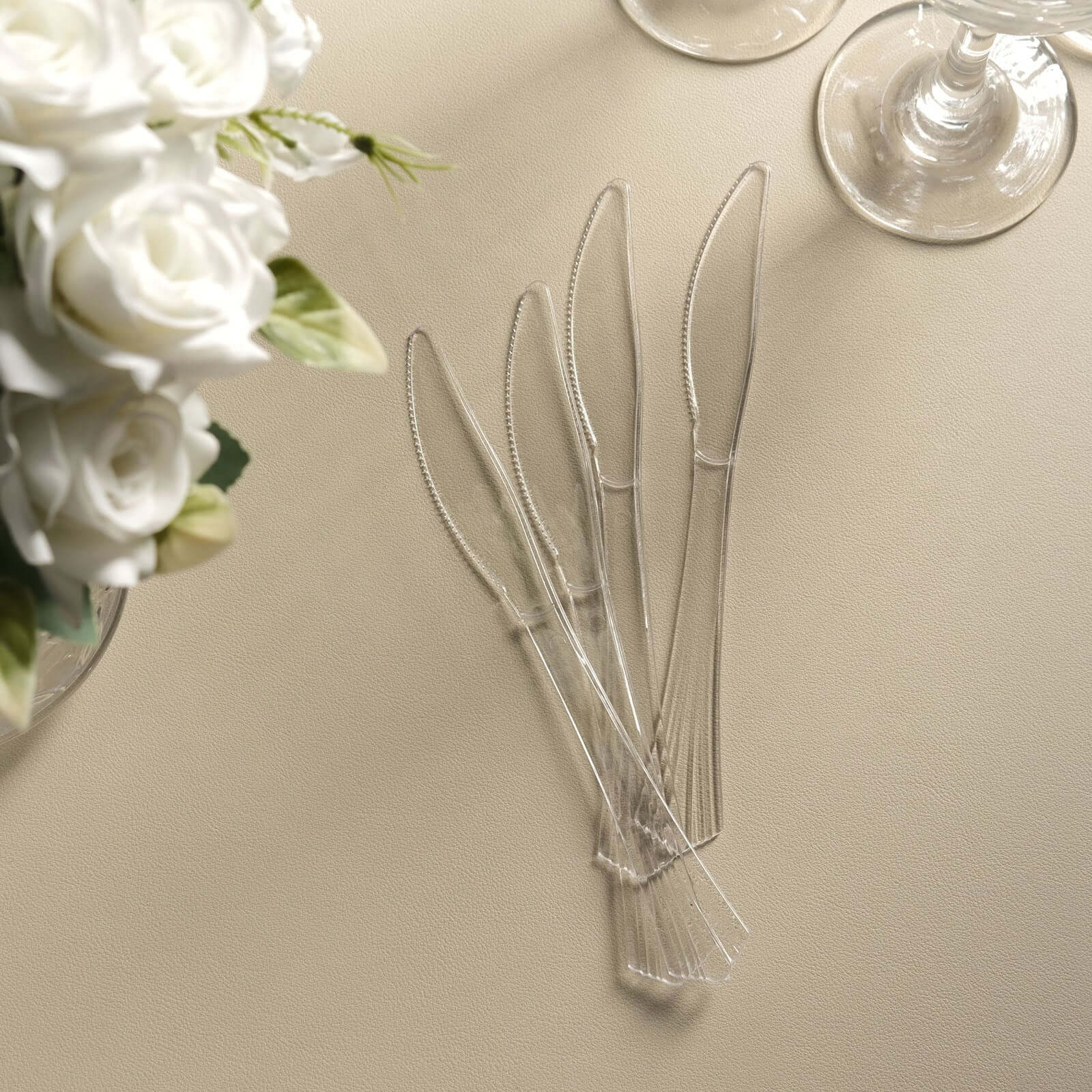 25 - Pack Plastic Knives Clear Heavy Duty with Fluted Handles - Durable Disposable Utensils 7" - Linen Luxes