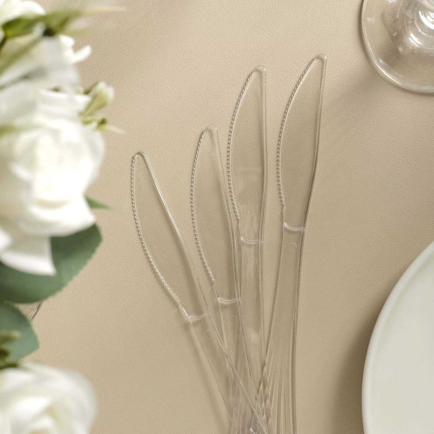 25 - Pack Plastic Knives Clear Heavy Duty with Fluted Handles - Durable Disposable Utensils 7" - Linen Luxes