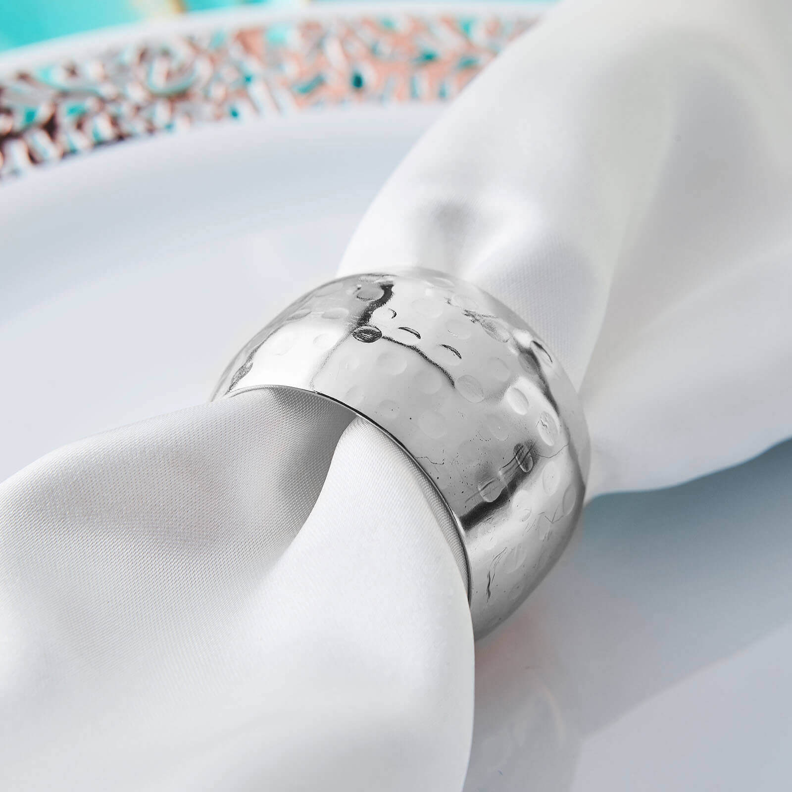 4 Pack Metallic Silver Hammered Pattern Metal Napkin Rings - Linen Luxes