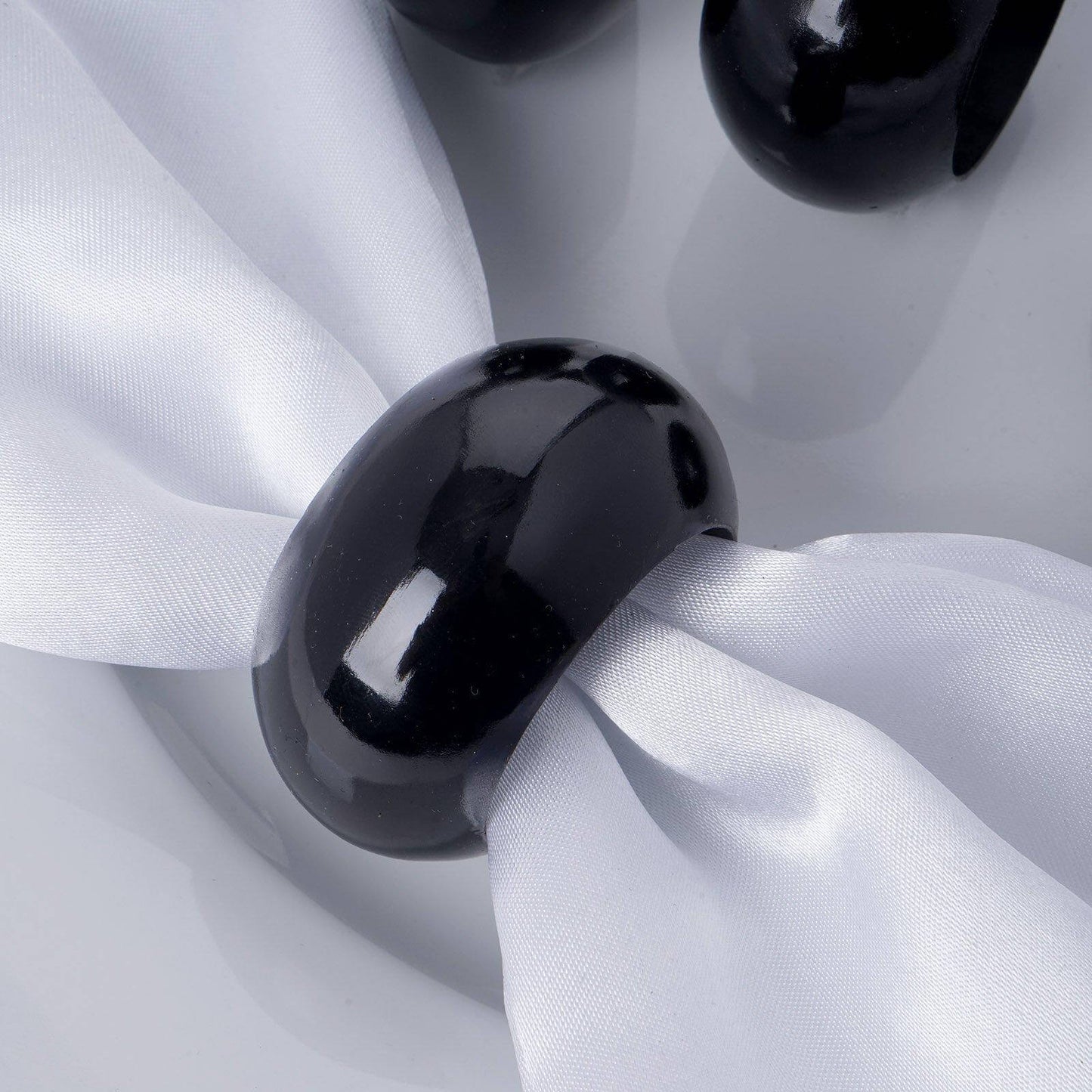 4 Pack Shiny Metallic Black Acrylic Napkin Rings - Linen Luxes