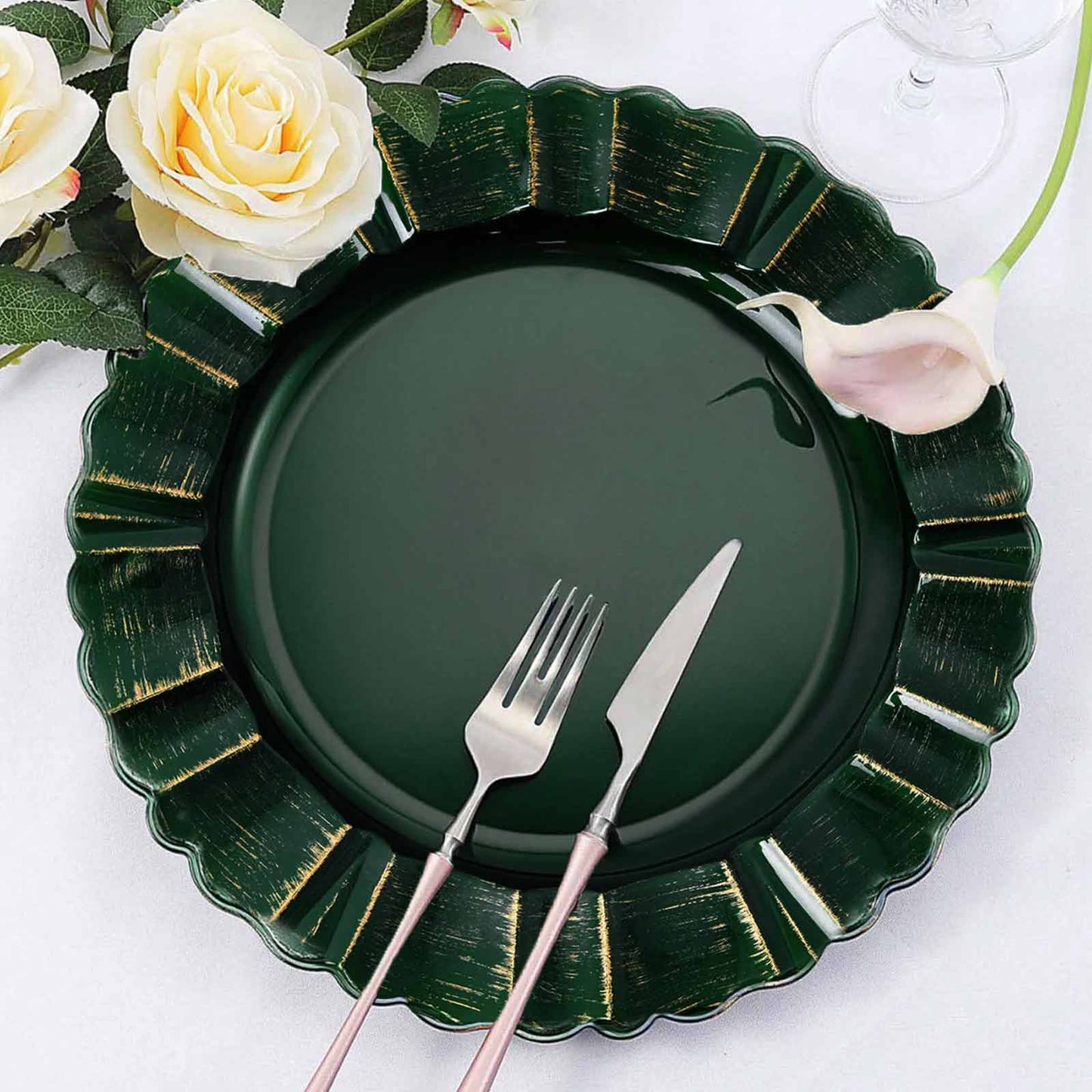 6-Pack Acrylic Plastic Round Charger Plates 13" in Hunter Emerald Green with Gold Brushed Wavy Scalloped Rim