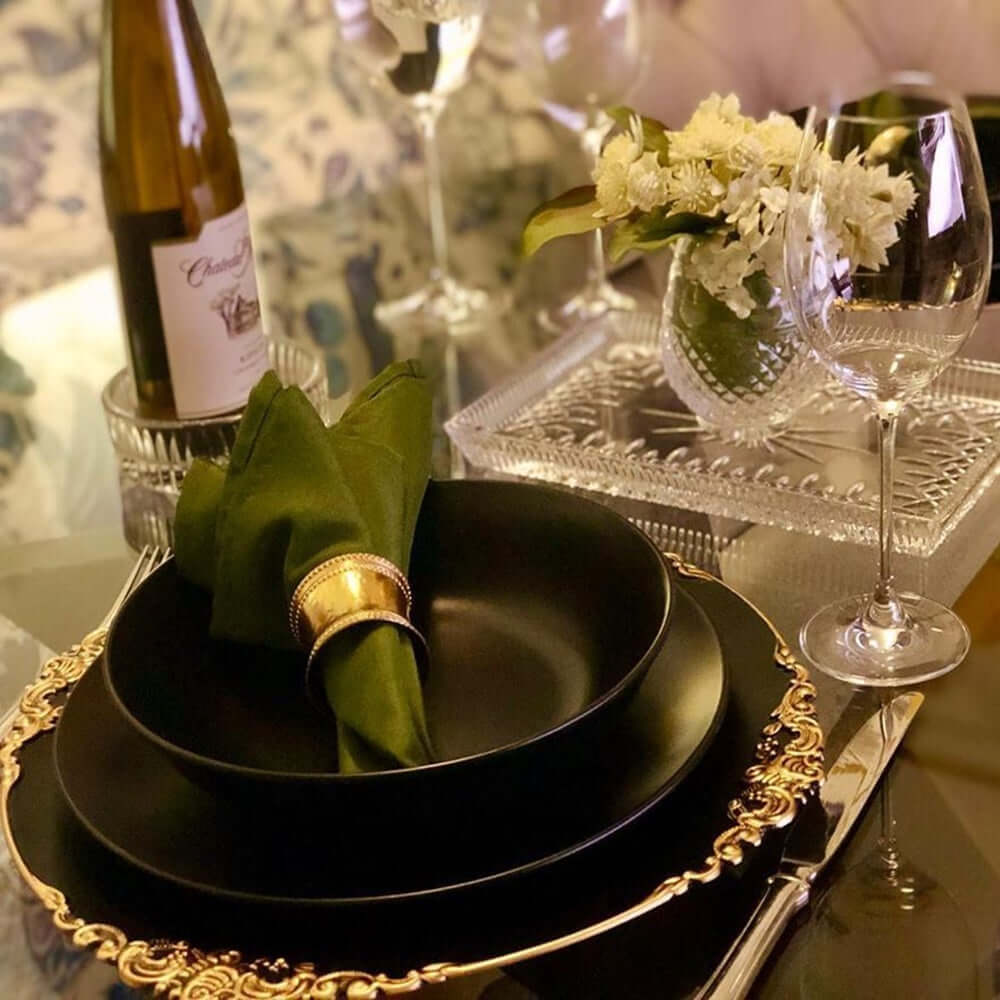 6 - Pack Acrylic Round Charger Plates 13" in Matte Black with Gold Embossed Baroque Rim, Antique Decorative Dinner Party Charger Tableware - Linen Luxes