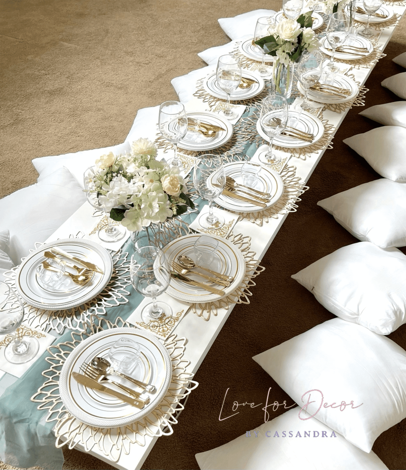 6 - Pack Dining Table Mats Floral Design Gold - Metallic Vinyl Round Non - Slip Mats for Tables 15" - Linen Luxes