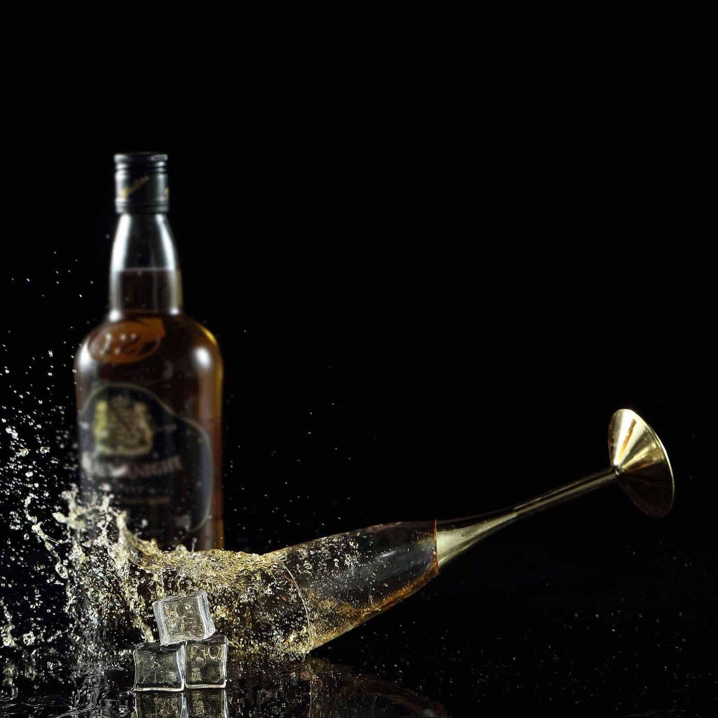 6 - Pack Plastic Champagne Flutes Clear/Gold - Stylish Disposable Glasses for Toasts 5oz - Linen Luxes