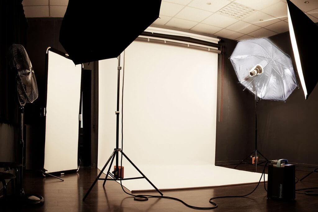 600W Professional Photography Video Studio Continuous Light Kit With Umbrellas - Linen Luxes