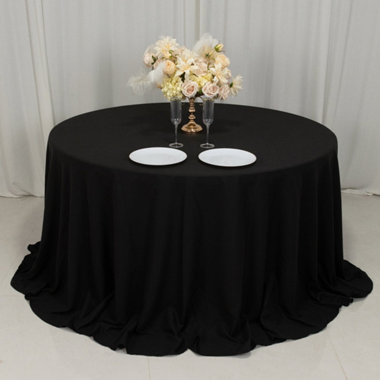 Cotton Blend 132" Round Tablecloth Black - Seamless Wrinkle-Resistant Table Cover