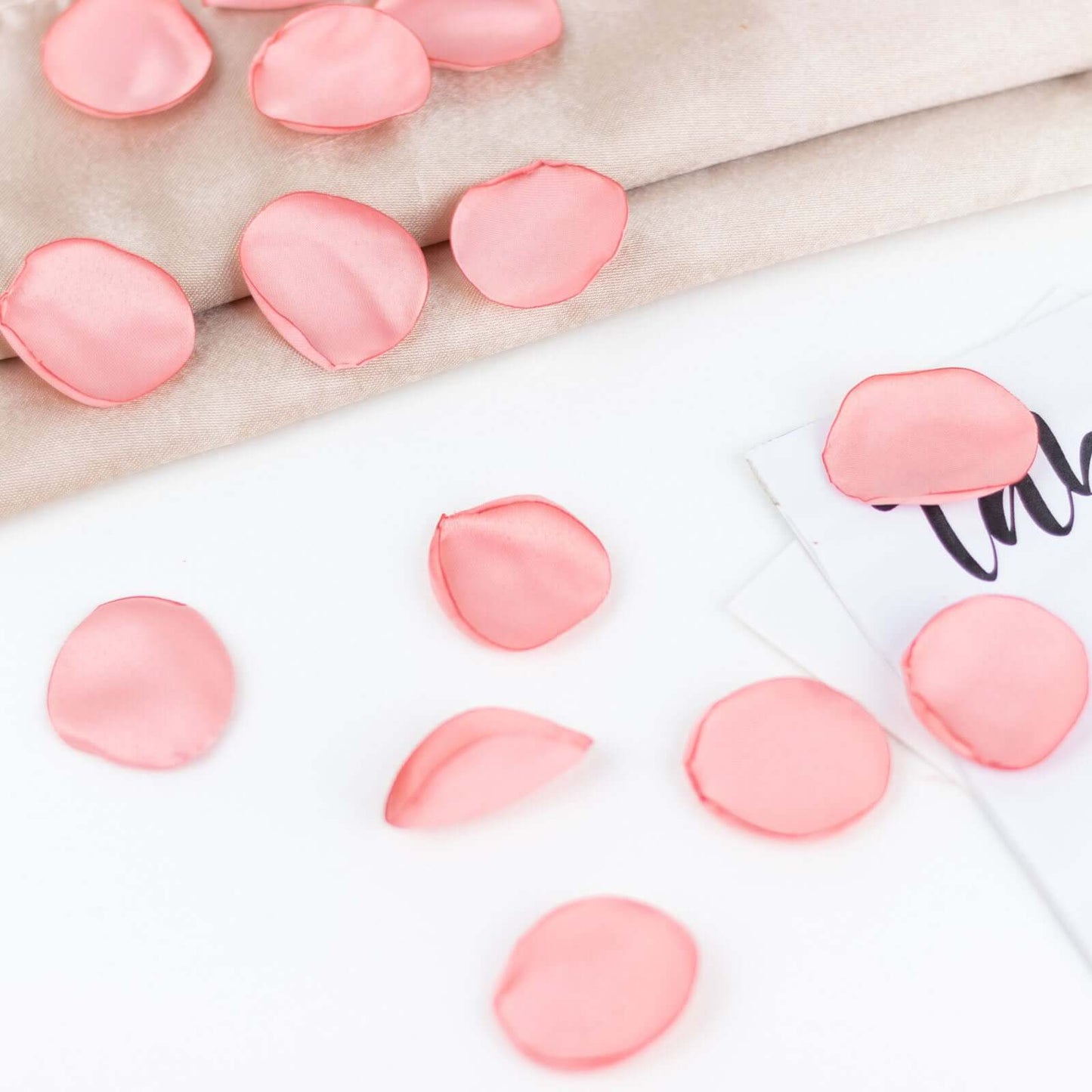 400-Pack Rose Petals Life-Like Flower Confetti Dusty Rose Matte Silk Round - Perfect for Event Tables 2"