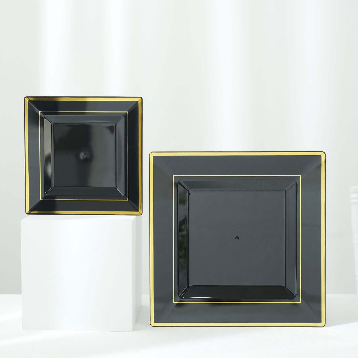10-Pack Plastic Dinner Plates Black Square with Gold Trim - Lightweight Disposable Plates for Events 10"