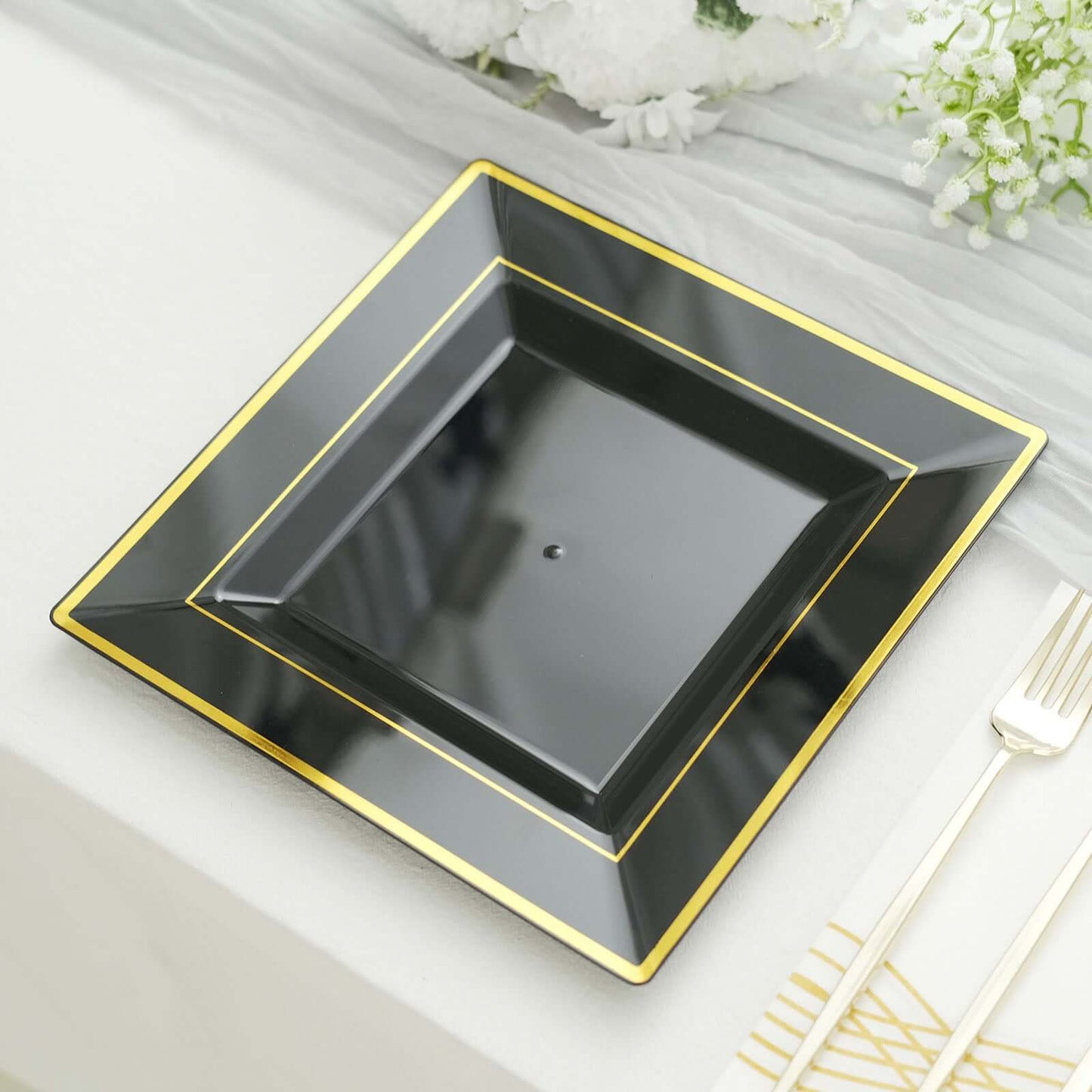 10-Pack Plastic Dinner Plates Black Square with Gold Trim - Lightweight Disposable Plates for Events 10"