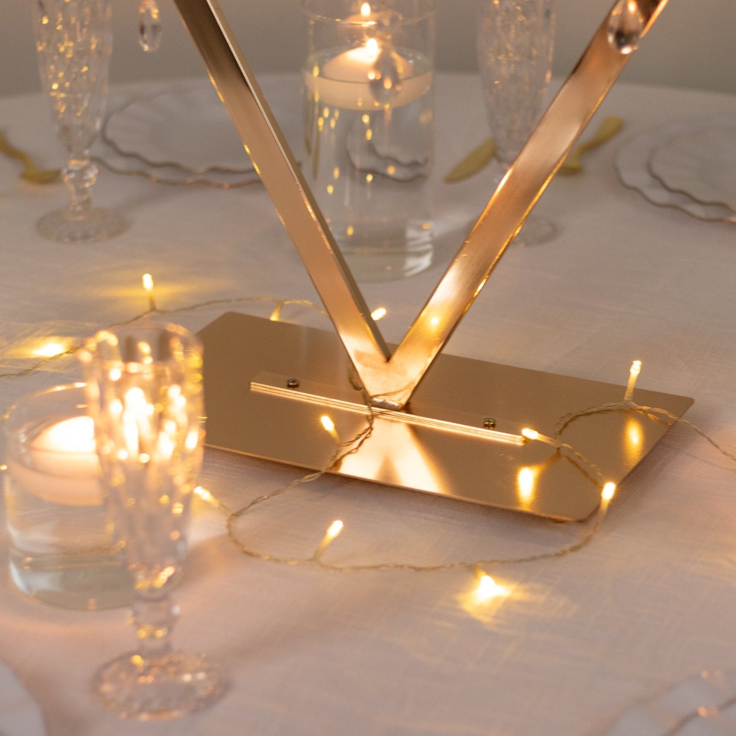 Gold 6-Arm Acrylic Candelabra Centerpiece â€“ 45" Tall Diamond Frame Table DÃ©cor with Candle Holders