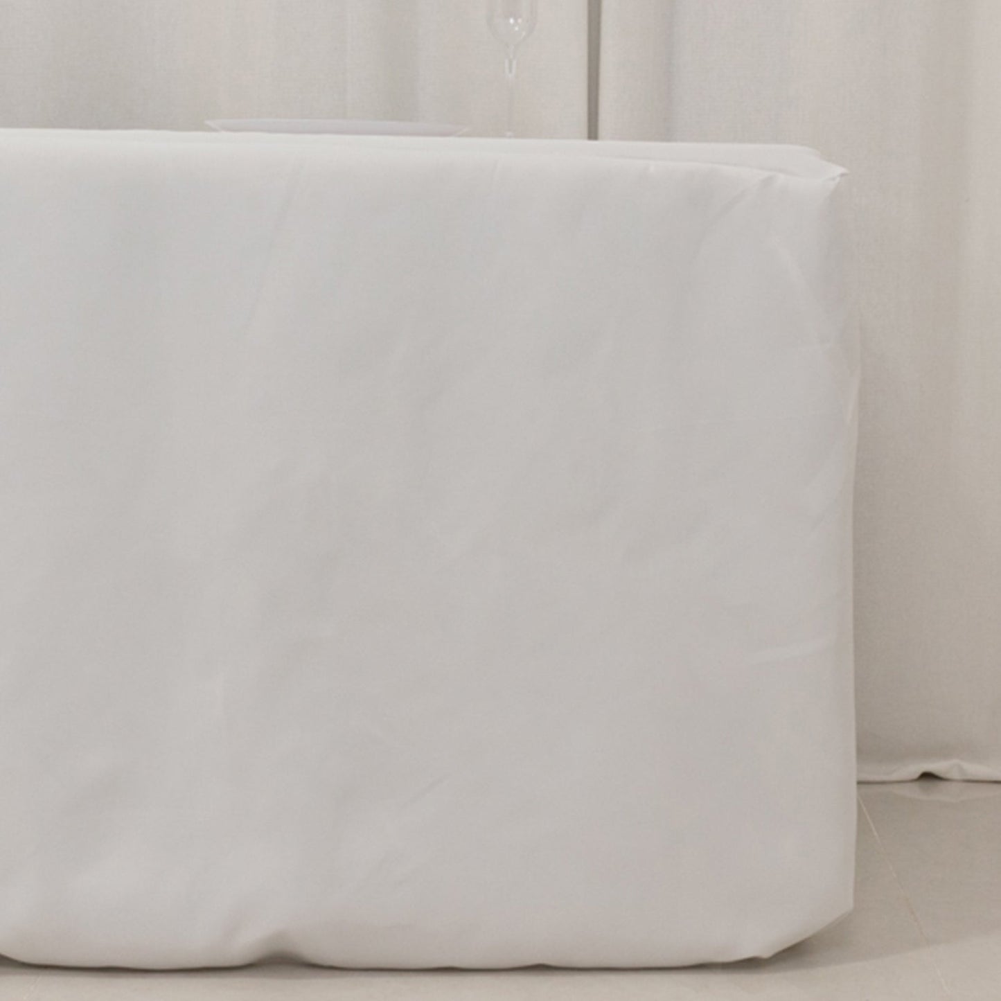 Premium Polyester 8ft Rectangle Tablecloth White Durable Fitted 220GSM Table Cover for Trade Shows & Events