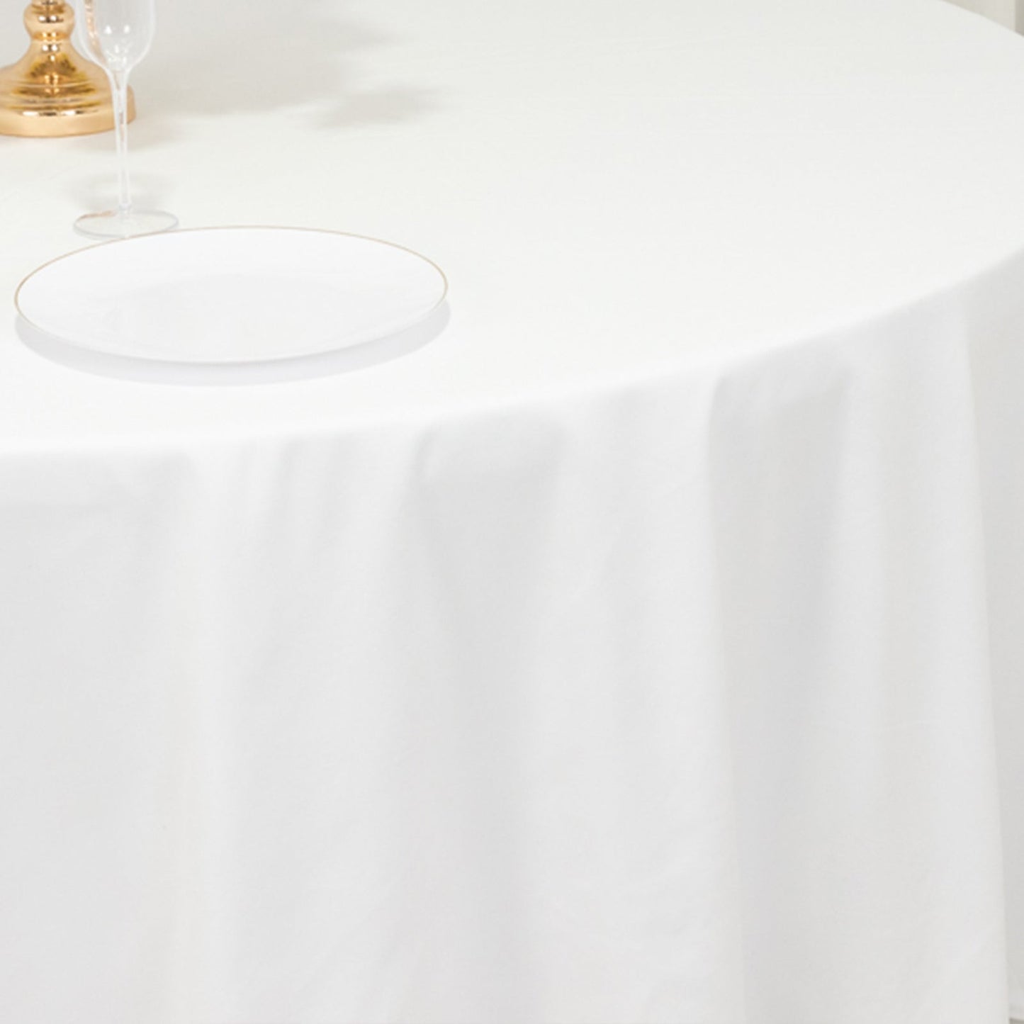 Cotton Blend 108" Round Tablecloth White - Wrinkle-Resistant Design for Versatile Table Settings