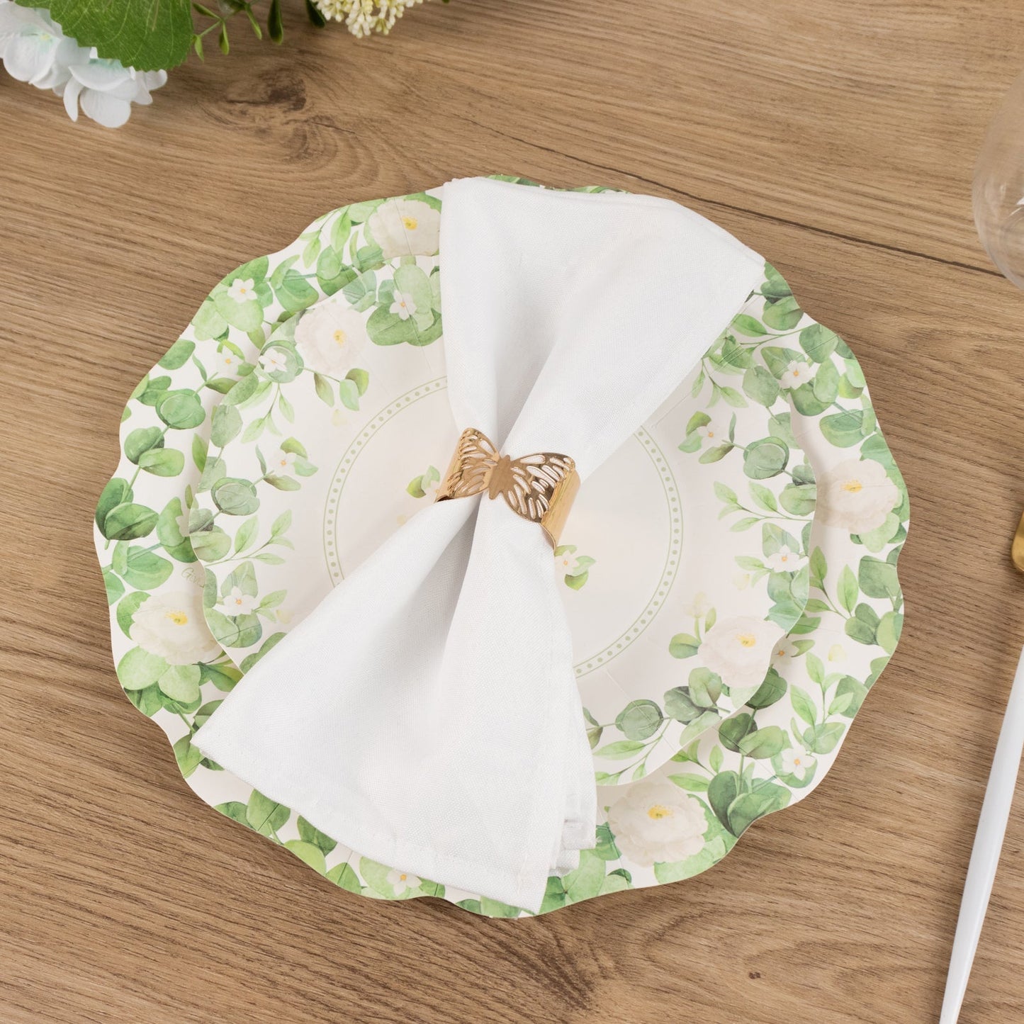 25-Pack Paper 8" Round Dessert Plates in White with Floral Greenery & Scalloped Edges - Disposable Appetizer Salad Plates for Rustic Weddings & Garden Brunches
