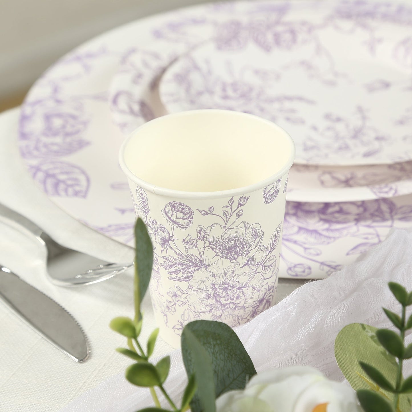 24-Pack Paper Cups in White with Lavender Lilac French Toile Print - Stylish Disposable Floral Party Cups for Weddings & All Purpose Use 9oz