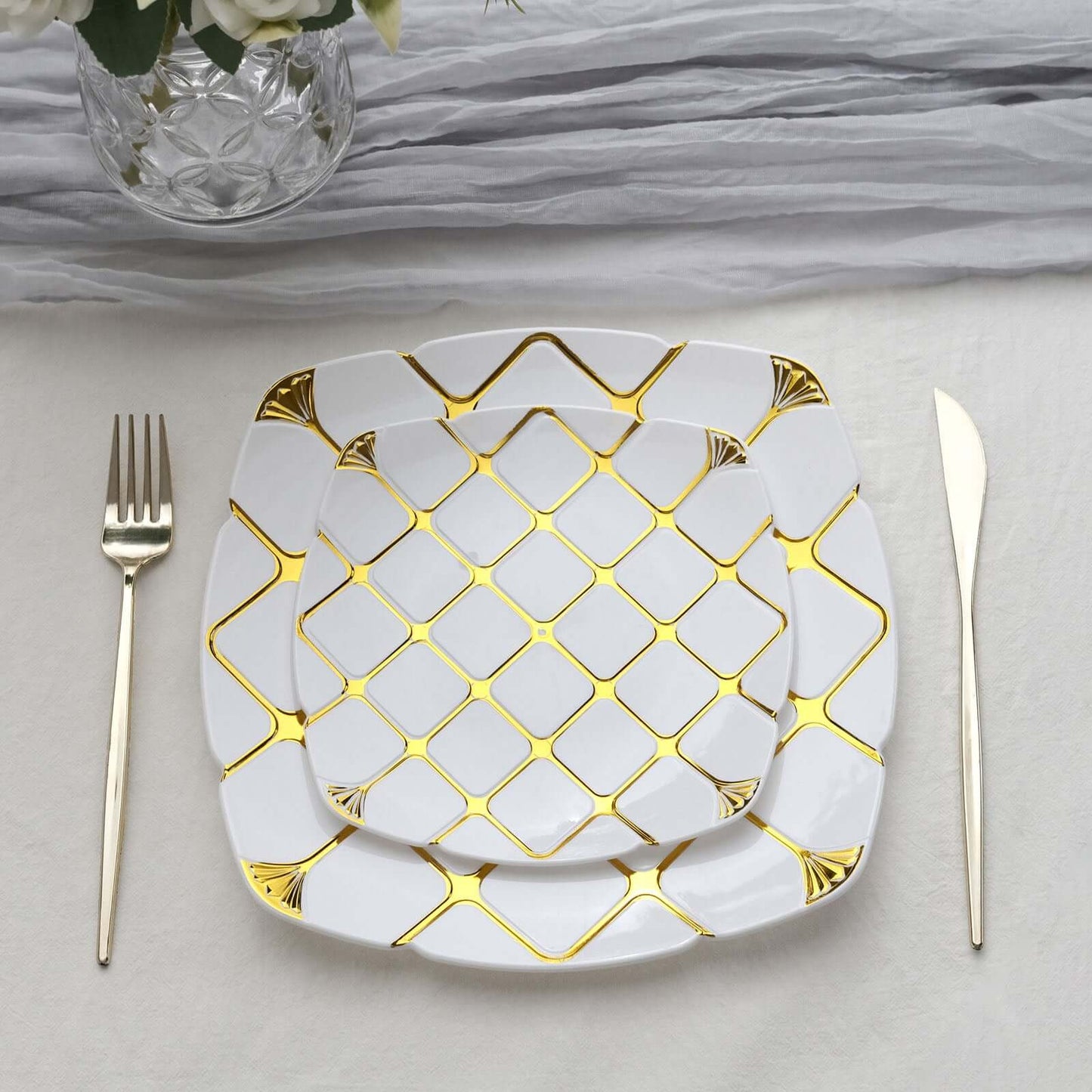 10-Pack Plastic 10" Square Dinner Plates in White with Gold Diamond Lattice Pattern - Disposable Party Plates for Weddings, Banquets & Special Events