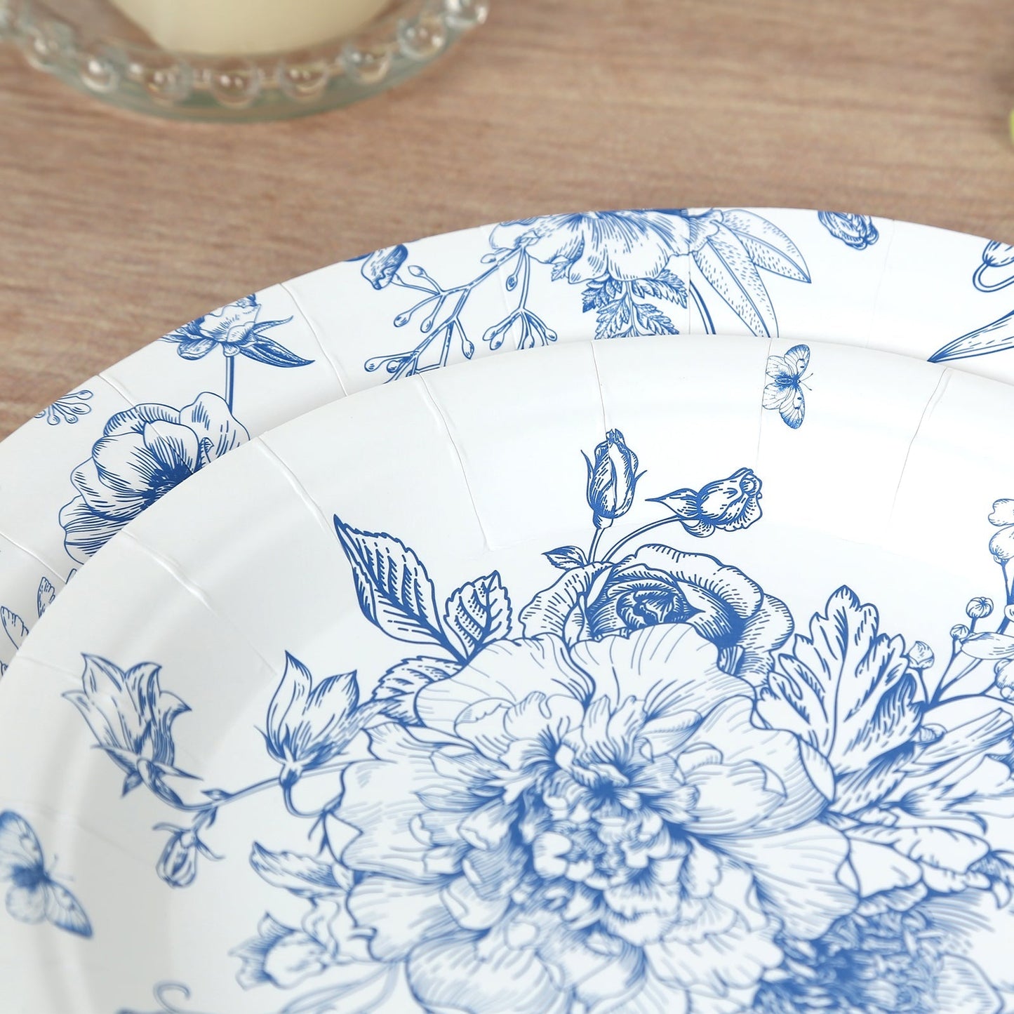 50-Pack Paper Round Dessert and Dinner Plates in White with Blue French Toile Pattern 7", 9"