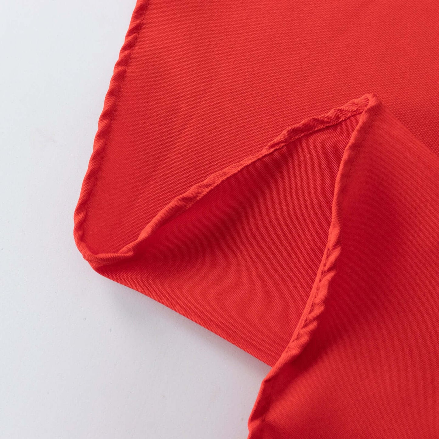 Premium Polyester 90" Round Tablecloth Red - Stain and Wrinkle-Resistant Design with 220GSM Thickness Table Cover