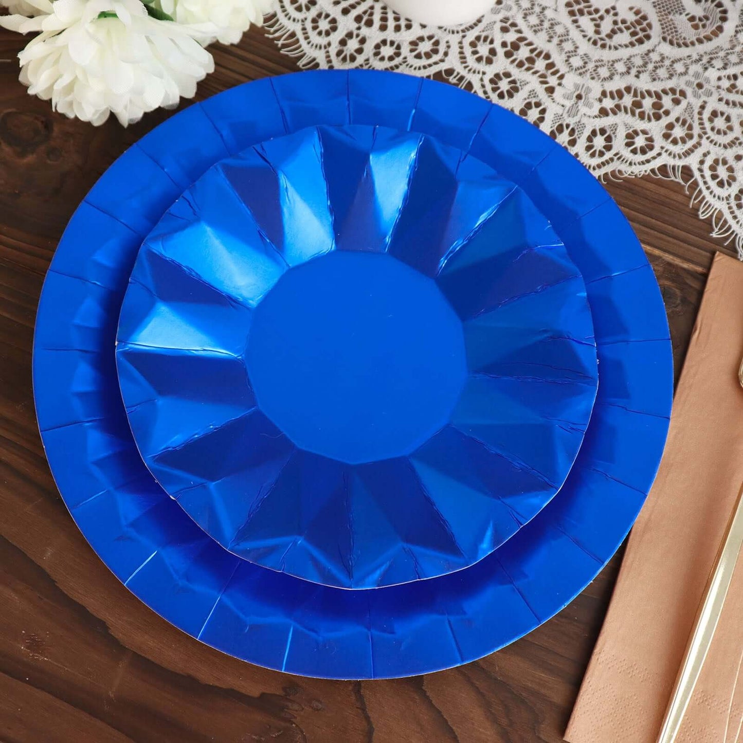 25-Pack Paper 7" Round Dessert Plates in Royal Blue with Geometric Prism Rim - Disposable 400GSM Appetizer Salad Plates