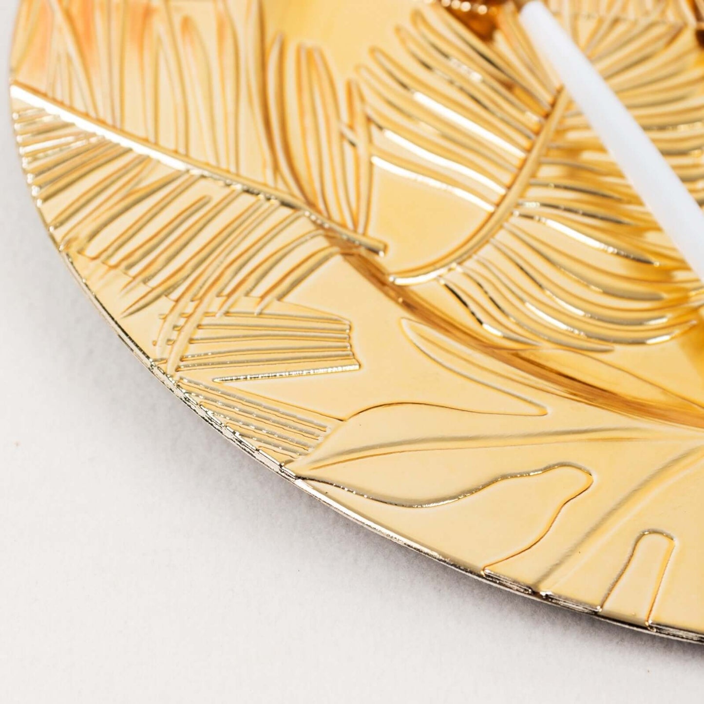 6-Pack Acrylic Round Charger Plates 13" in Metallic Gold with Embossed Tropical Leaves, Decorative Dinner Charger Tableware