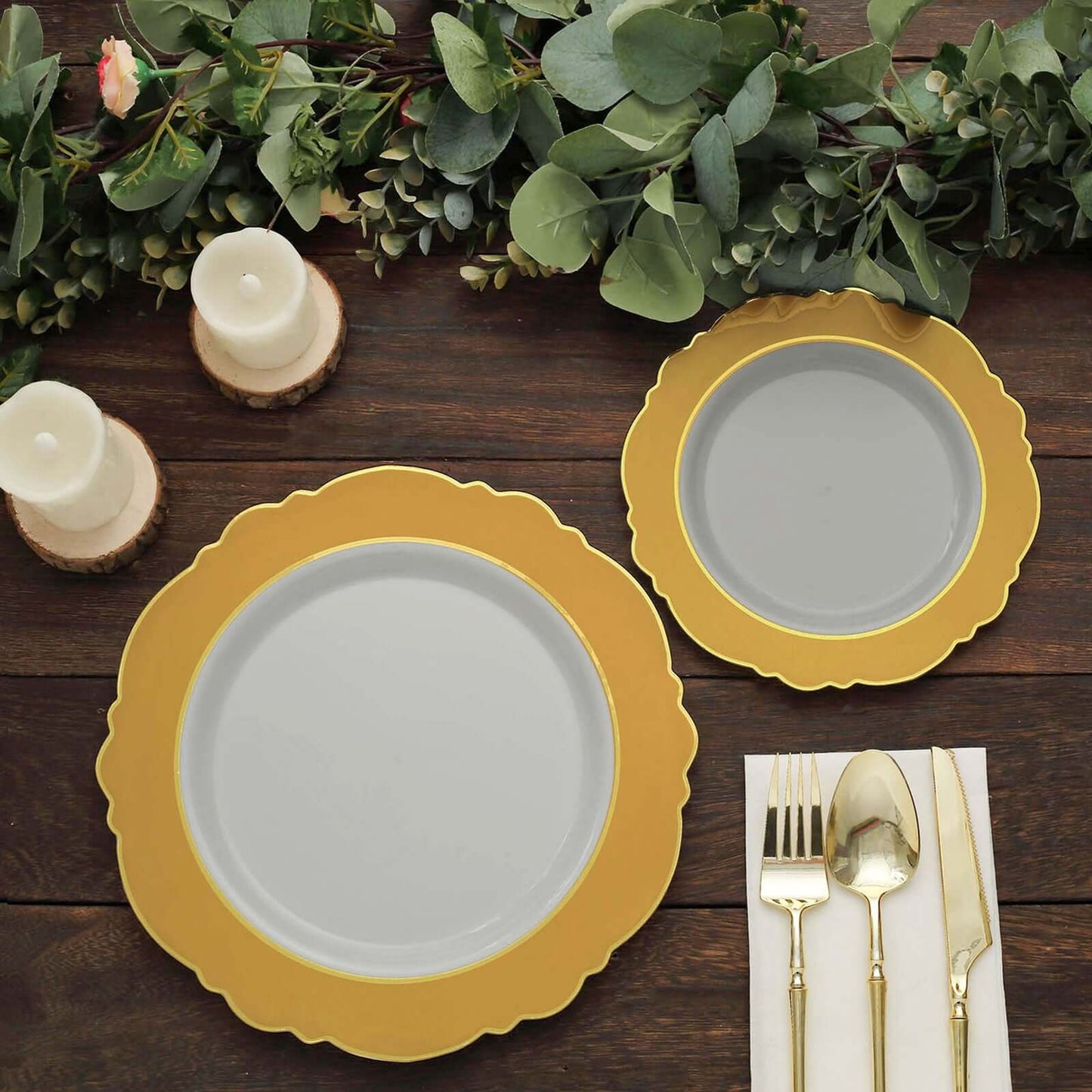 10-Pack Plastic 10" Round Dinner Plates in White with Gold Blossom Design & Gold Edging - Disposable Party Plates for Modern & Classy Table Decor