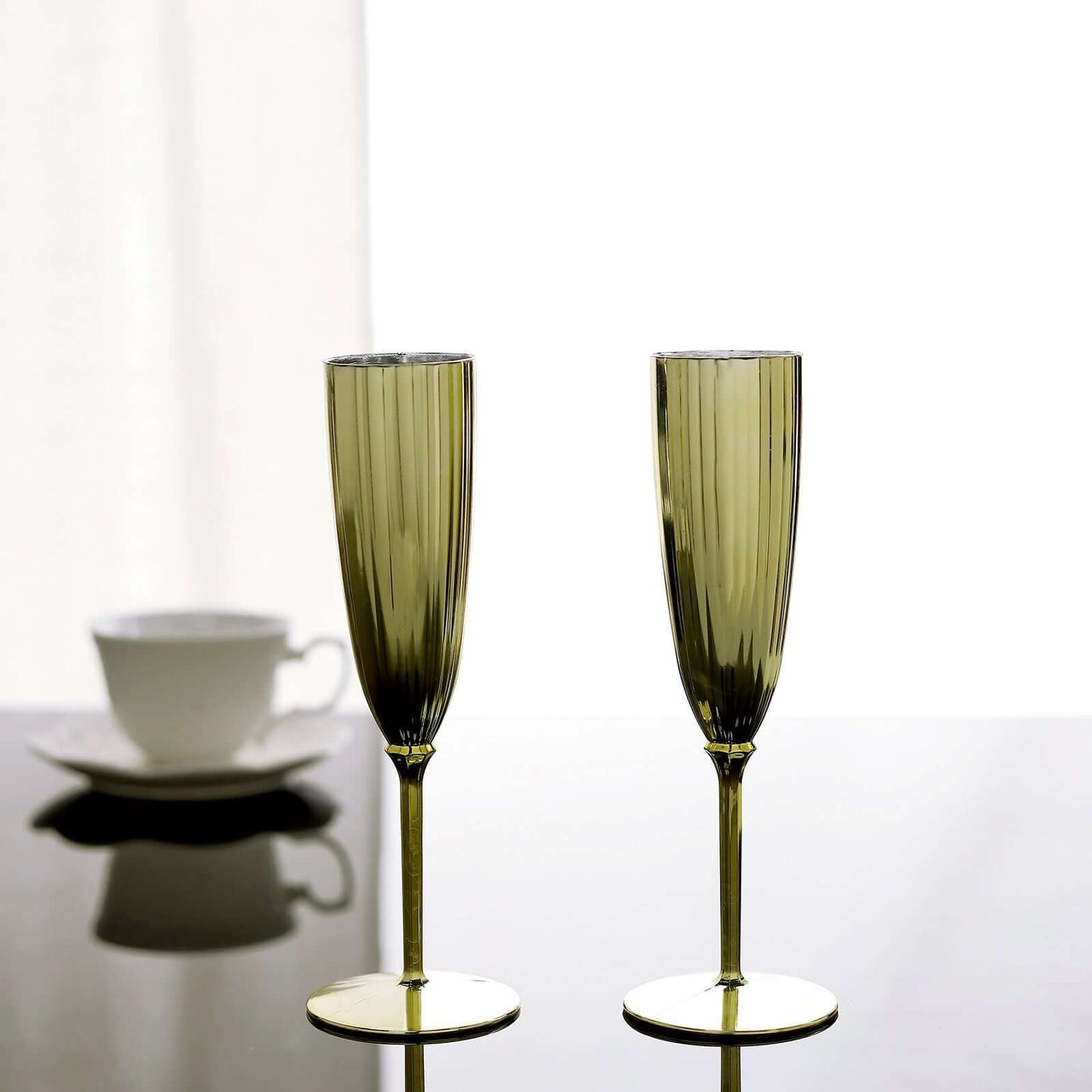 6-Pack Plastic Champagne Flutes in Metallic Gold - Classy Disposable Champagne Glasses for Toasting & Cocktail Parties 5oz