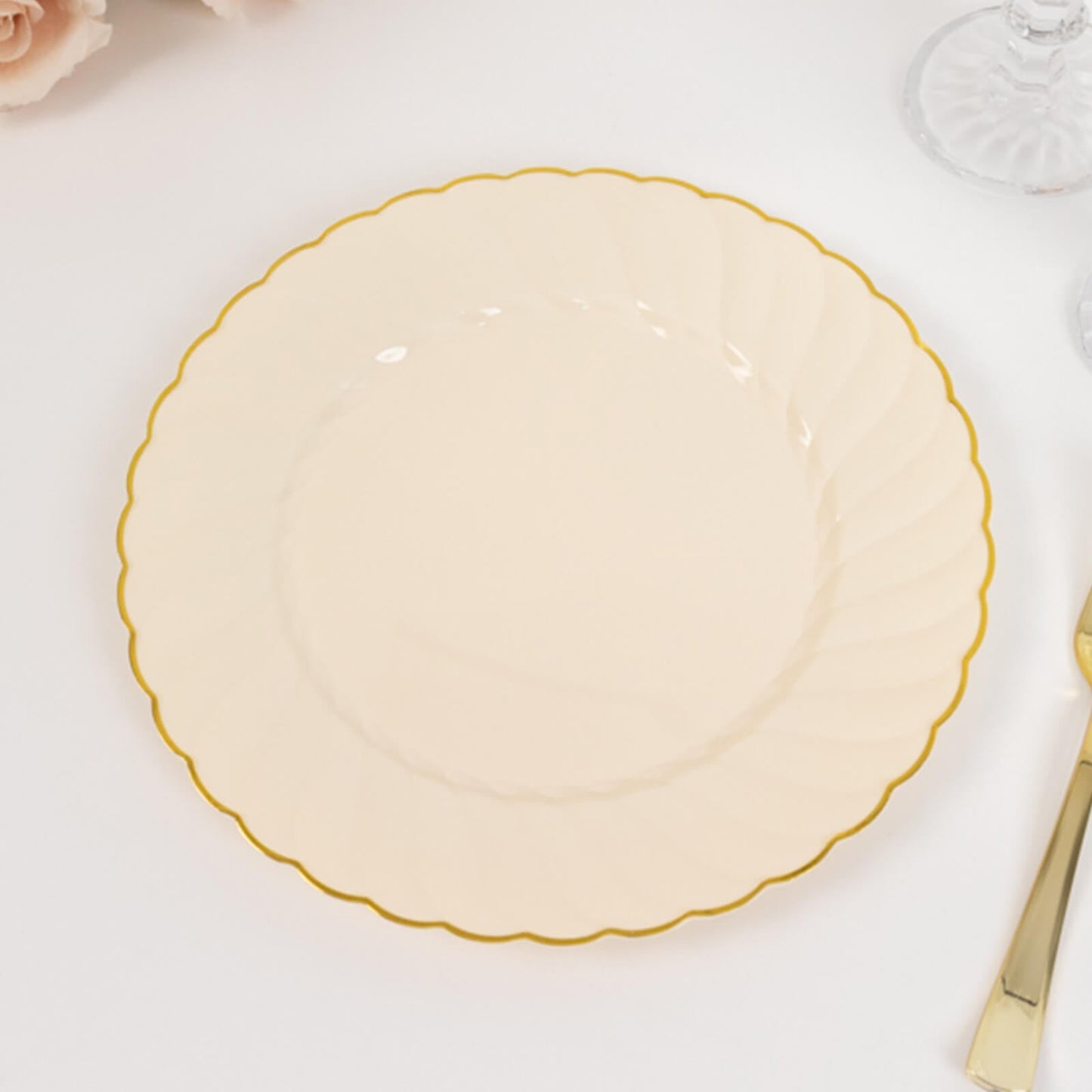 10-Pack Plastic 10" Round Dinner Plates in Ivory with Gold Flair Rim - Disposable Party Plates