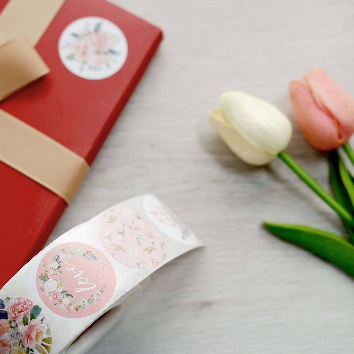 500Pcs 1.5" Baby Shower Love and Oh Baby Floral Stickers Roll, Labels For DIY Envelope Seal - Round