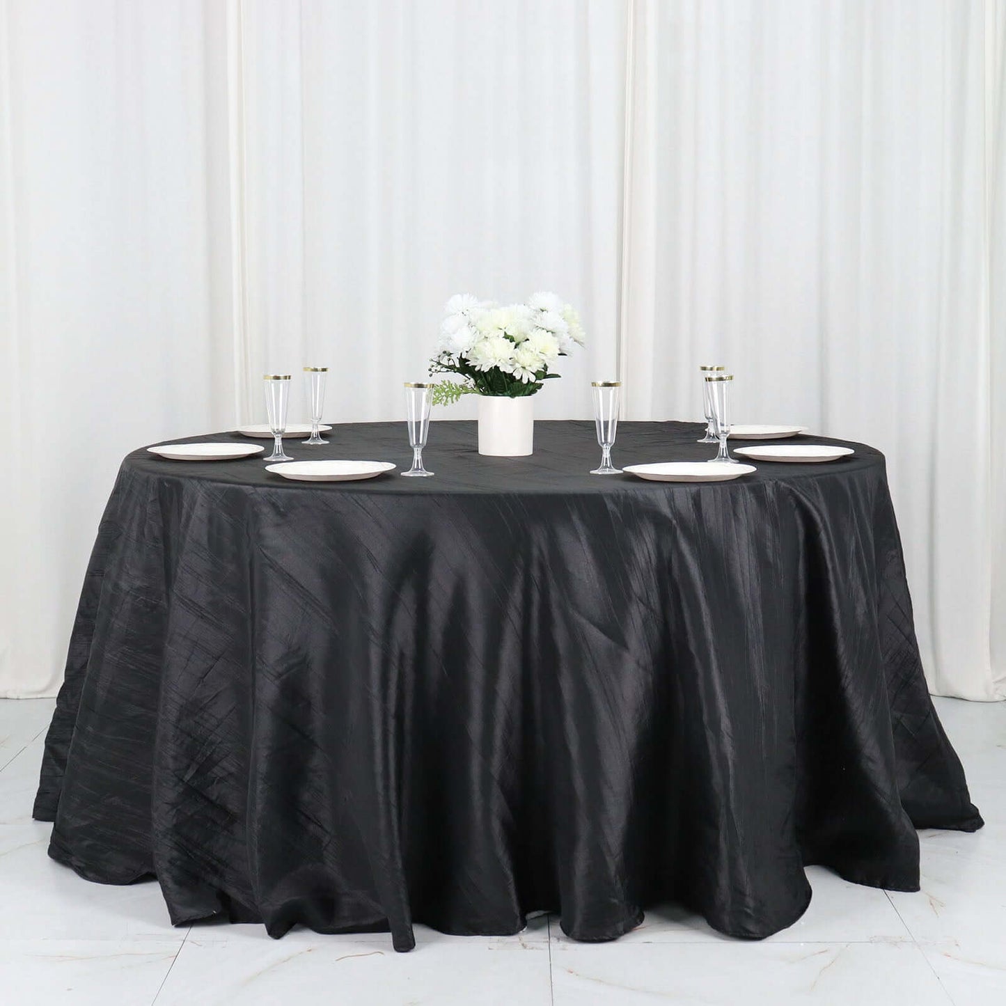 Taffeta 132" Round Tablecloth Black - Seamless Accordion Crinkle Design for Exquisite Occasions