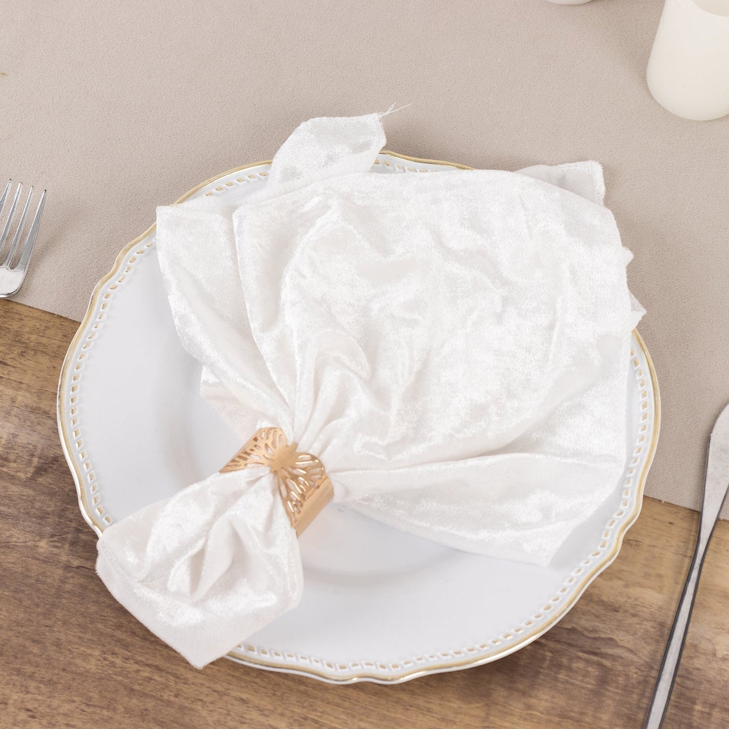 5 Pack Premium Crushed Velvet 20"x20" Napkins White - Rich & Textured Finish Dinner Napkins for Classy Events