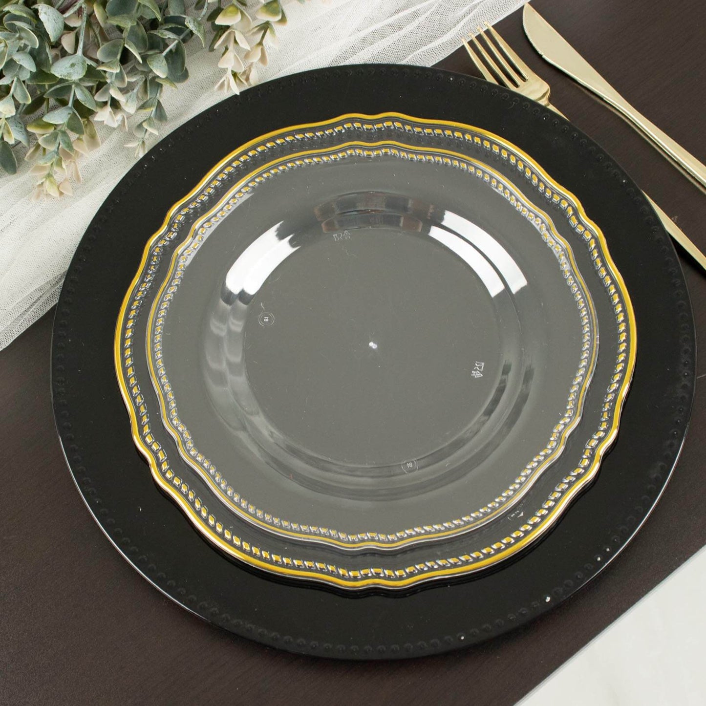 10-Pack Plastic Dinner Plates in Clear with Gold Scalloped Rim - Disposable Party Plates 9"