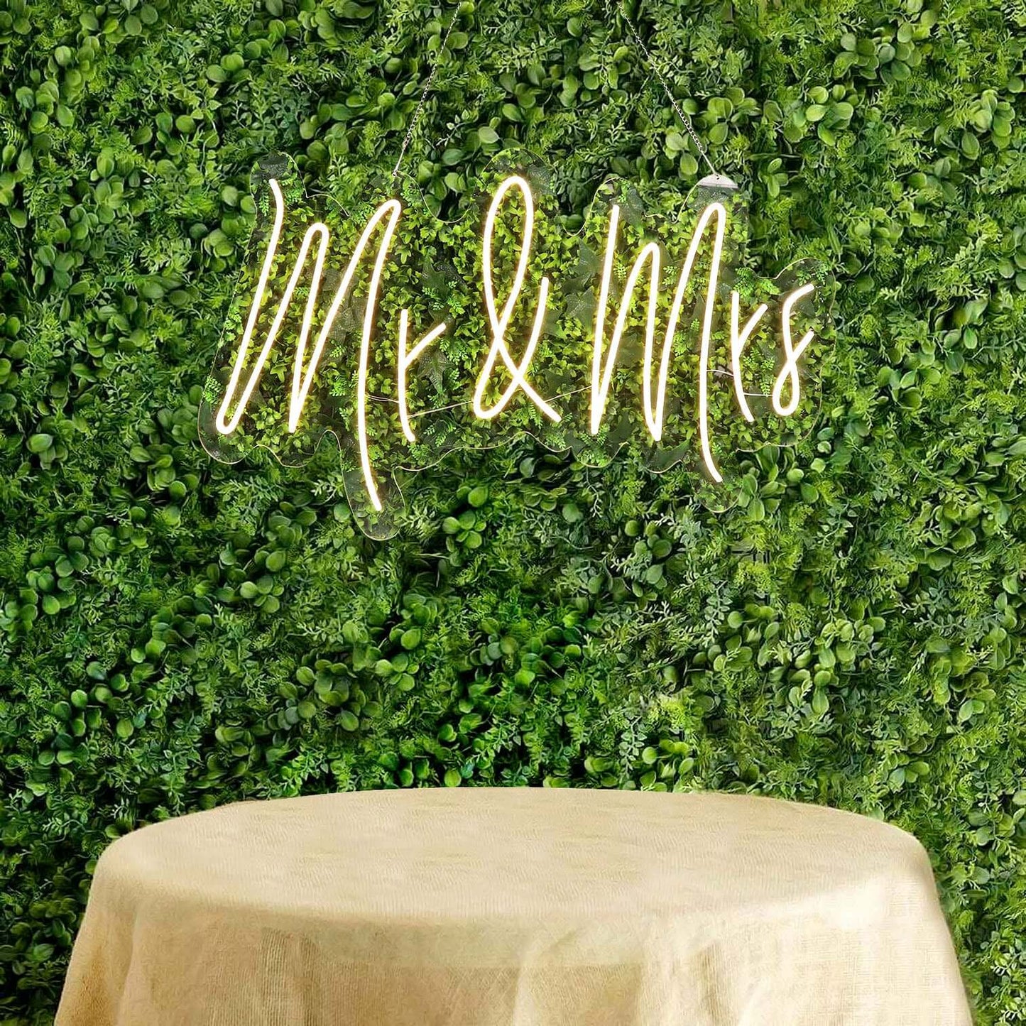 33" Mr and Mrs Neon Light Sign, LED Reusable Wall DÃ©cor Lights With 5ft Hanging Chain