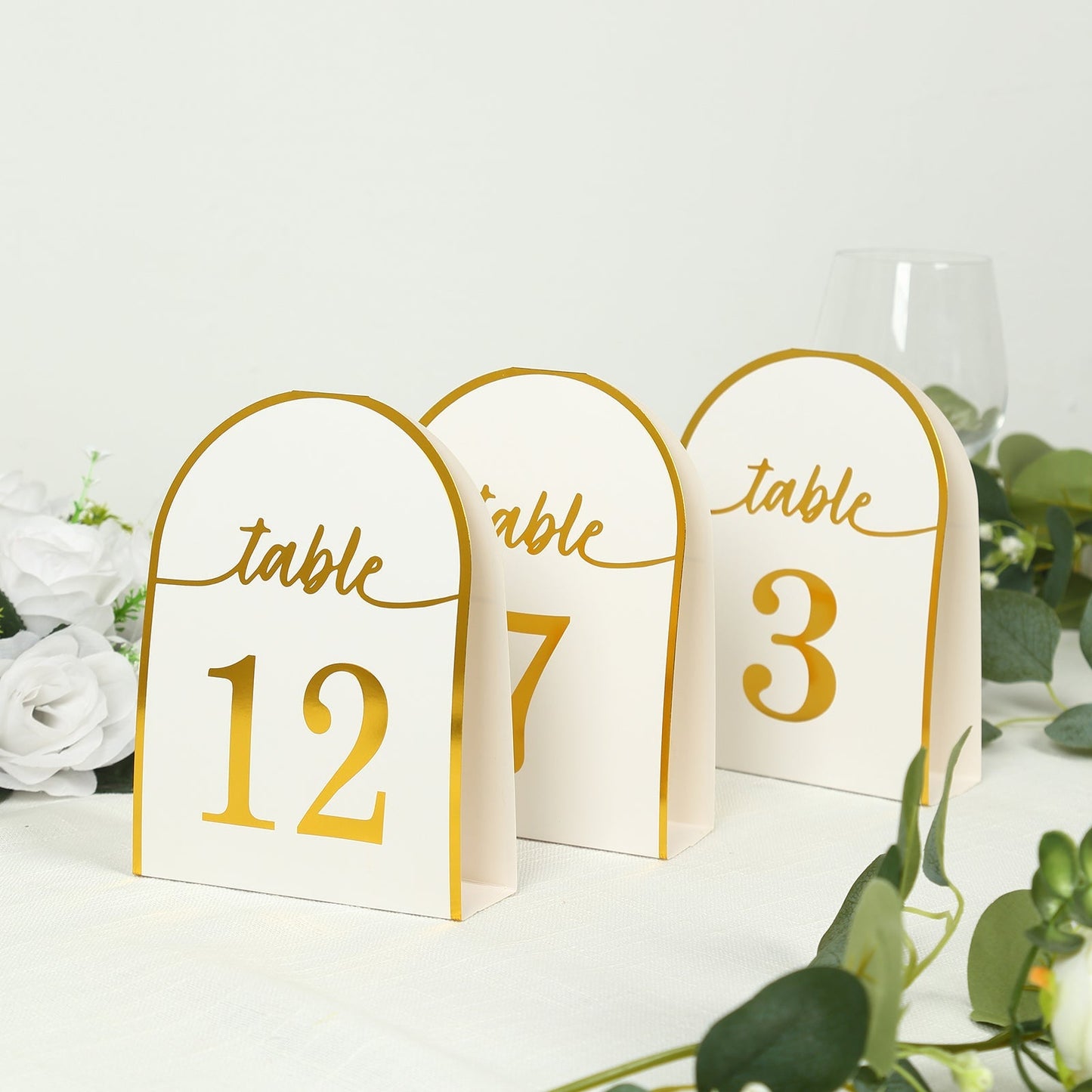 25-Pack 7" Disposable Table Numbers, White Free Standing Double Sided Table Number Place Cards with Metallic Gold Foil Numbers 1-25
