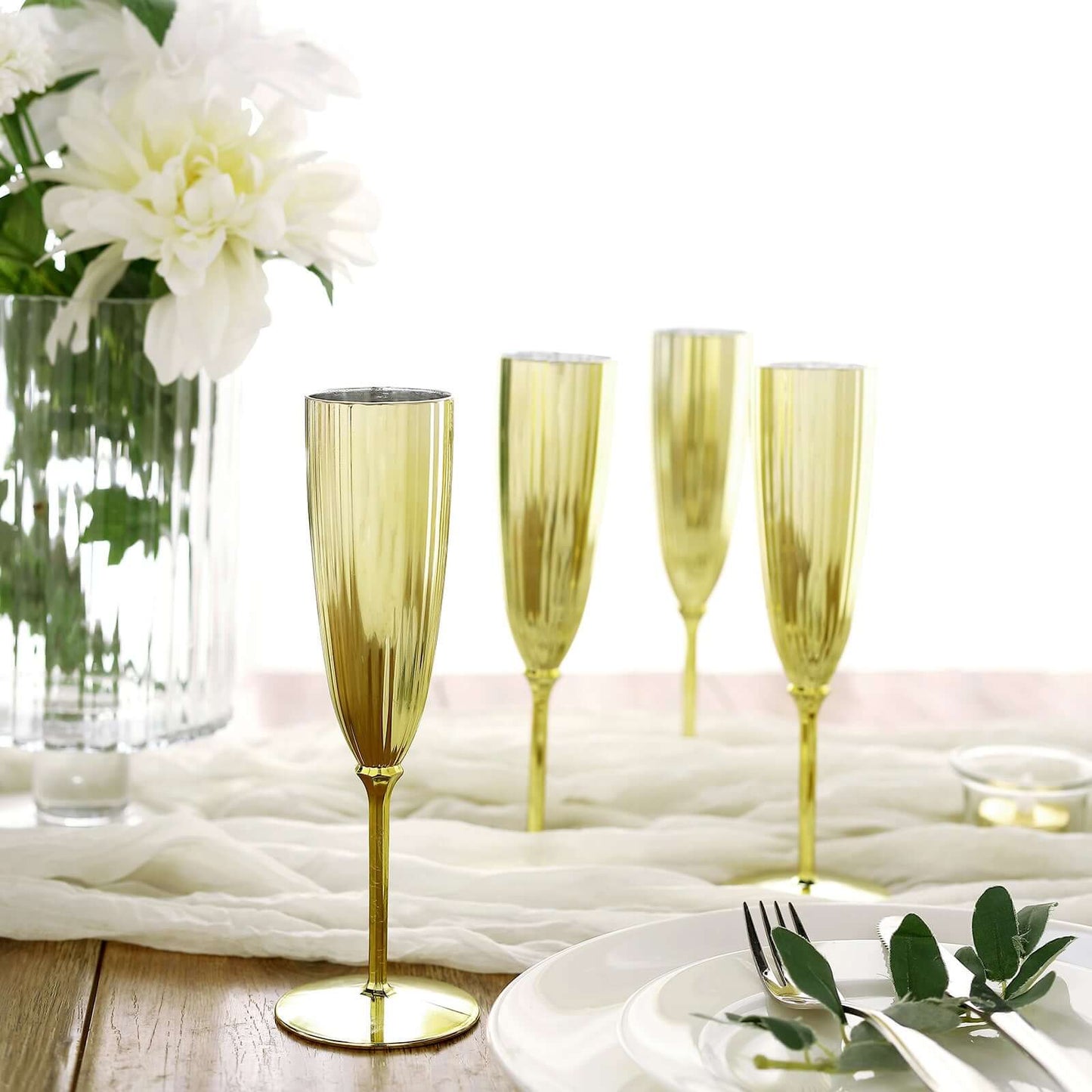 6-Pack Plastic Champagne Flutes in Metallic Gold - Classy Disposable Champagne Glasses for Toasting & Cocktail Parties 5oz