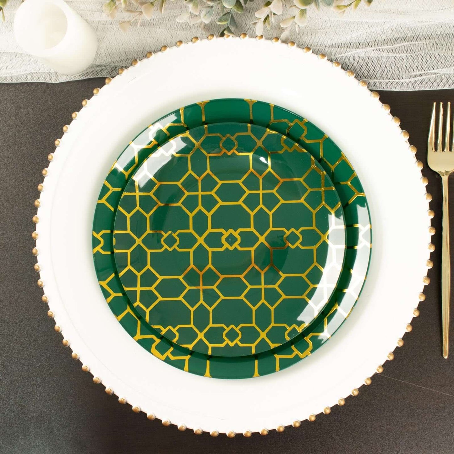 20-Pack Set Plastic Round Dinner and Salad Plates in Hunter Emerald Green with Geometric Gold Print - Modern Disposable Dinnerware Set for Weddings & Celebrations 9", 7"
