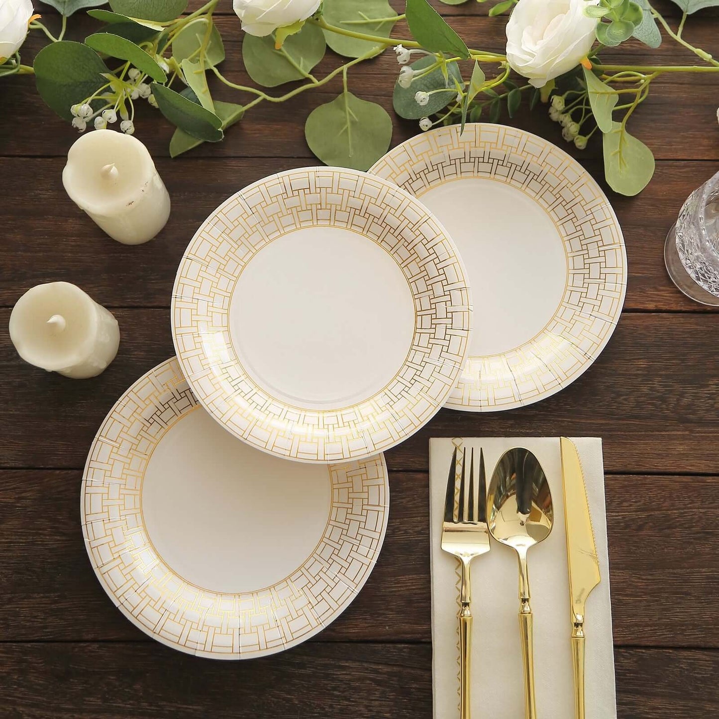 25-Pack Paper 7" Round Dessert Plates in White with Gold Basketweave Rim