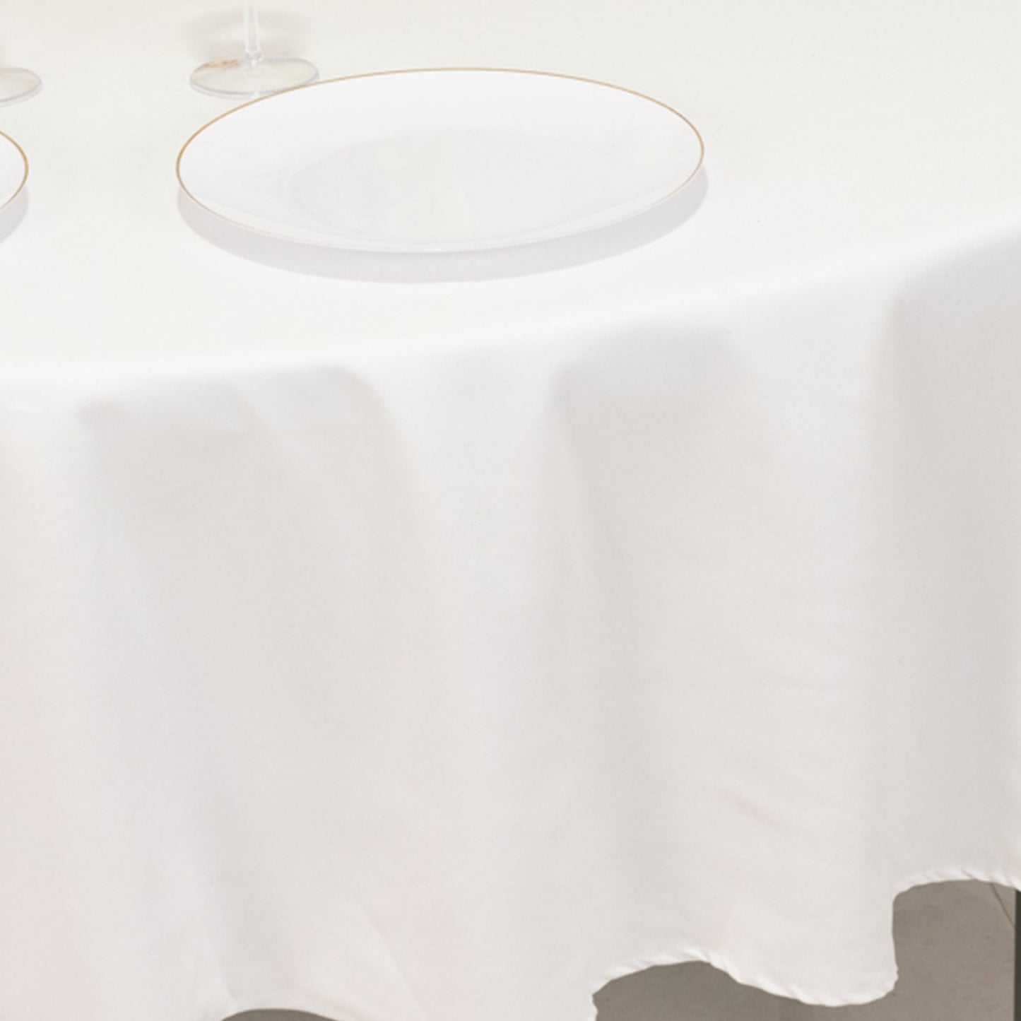 Cotton Blend 90" Round Tablecloth White - Wrinkle-Resistant Design for Versatile Settings