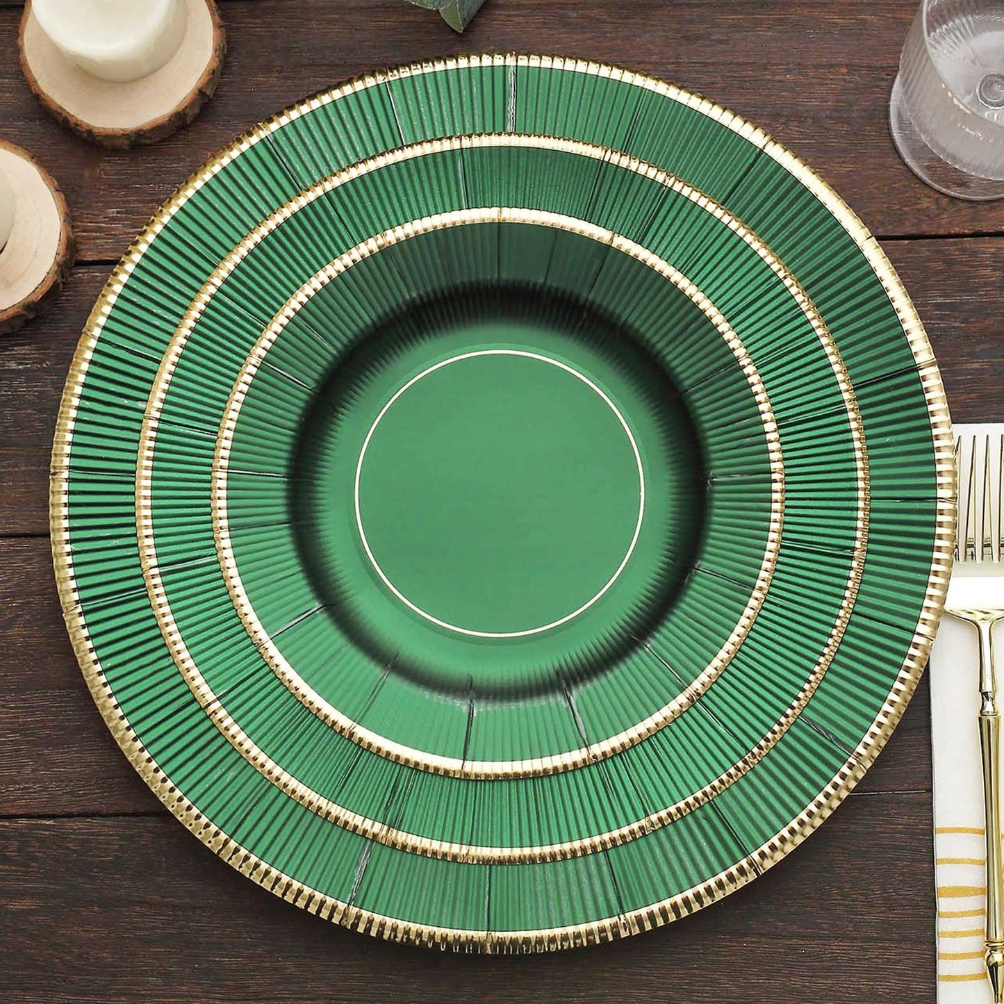 25-Pack Paper 8" Round Dessert Plates in Hunter Emerald Green Sunray Design with Gold Rim - Disposable Heavy Duty 350GSM Appetizer Salad Plates